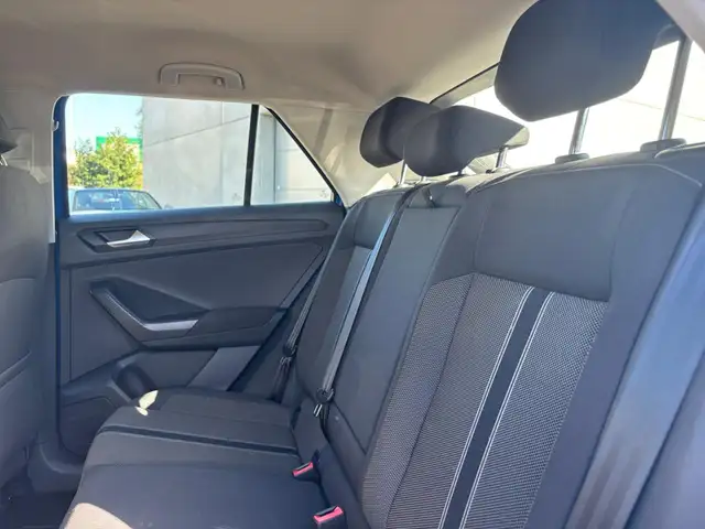 Volkswagen T-Roc view 7