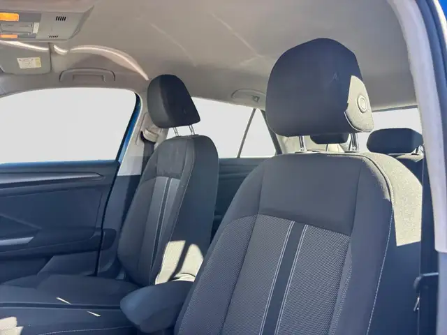Volkswagen T-Roc view 12