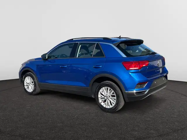 Volkswagen T-Roc view 2