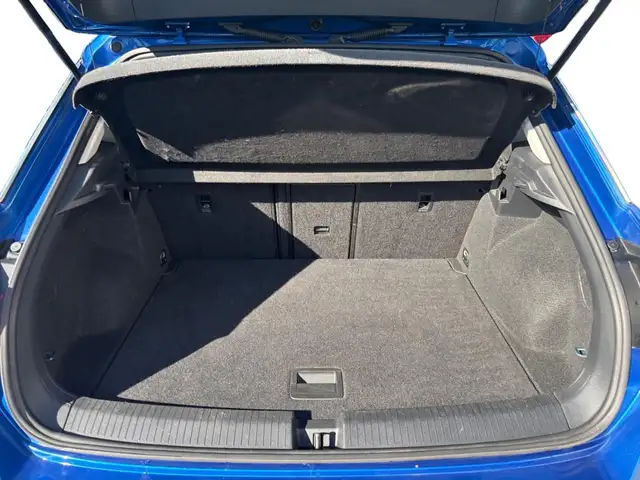Volkswagen T-Roc view 6