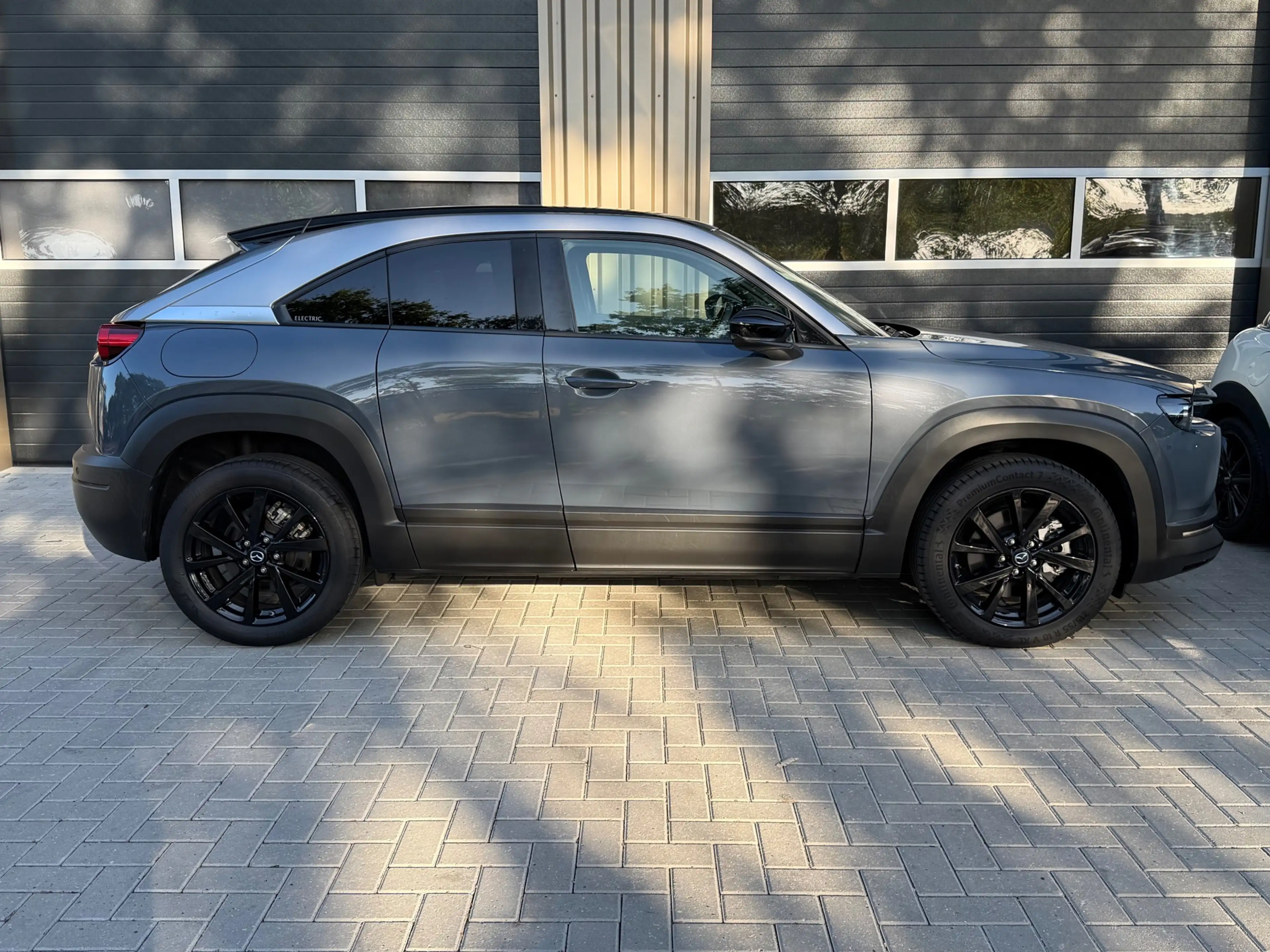 Mazda MX-30 E-SkyActiv 145 First Edition 36 kWh | adaptieve cr — photo 8