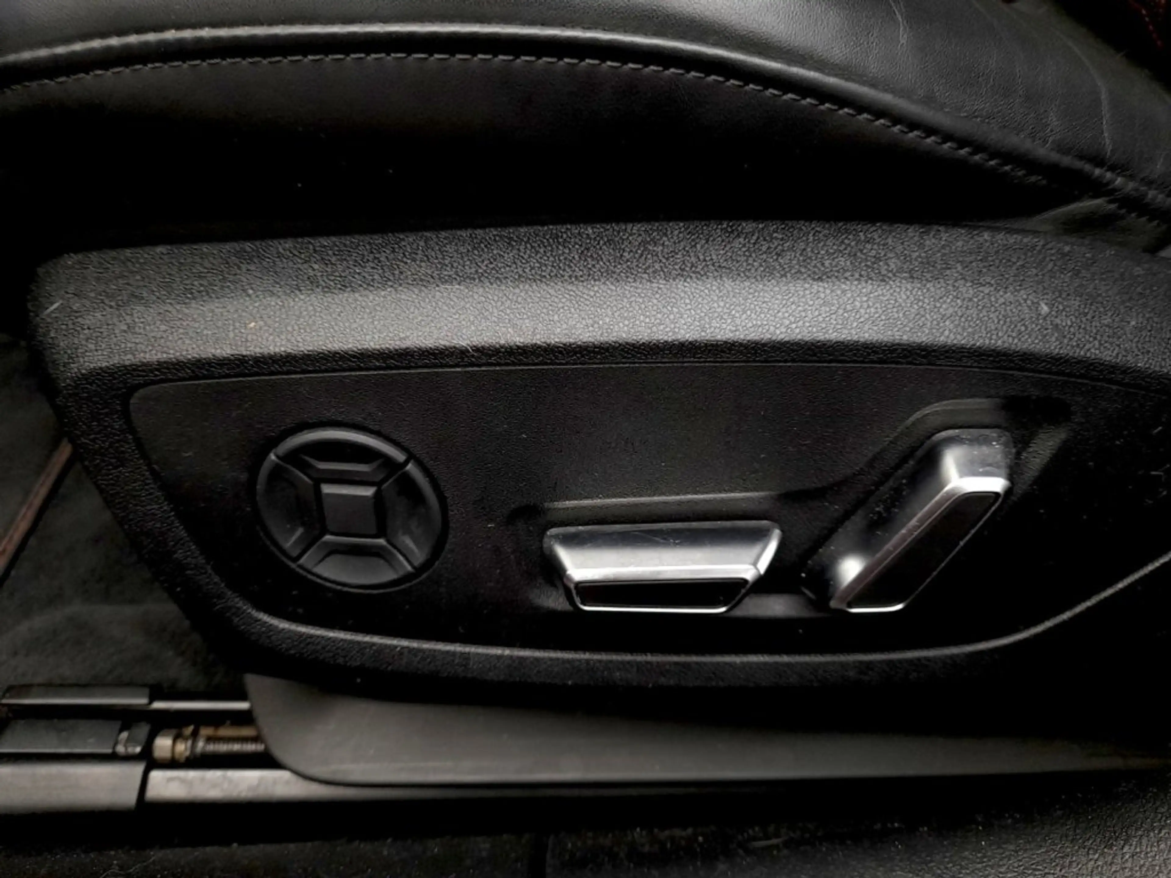 Audi RS 6 Avant 4,0 TFSI quattro MHEV S-tr *MATRIX-LED / HEAD-UP / 360° KAMERA / SKY / BANG & OLUFSEN* — photo 10