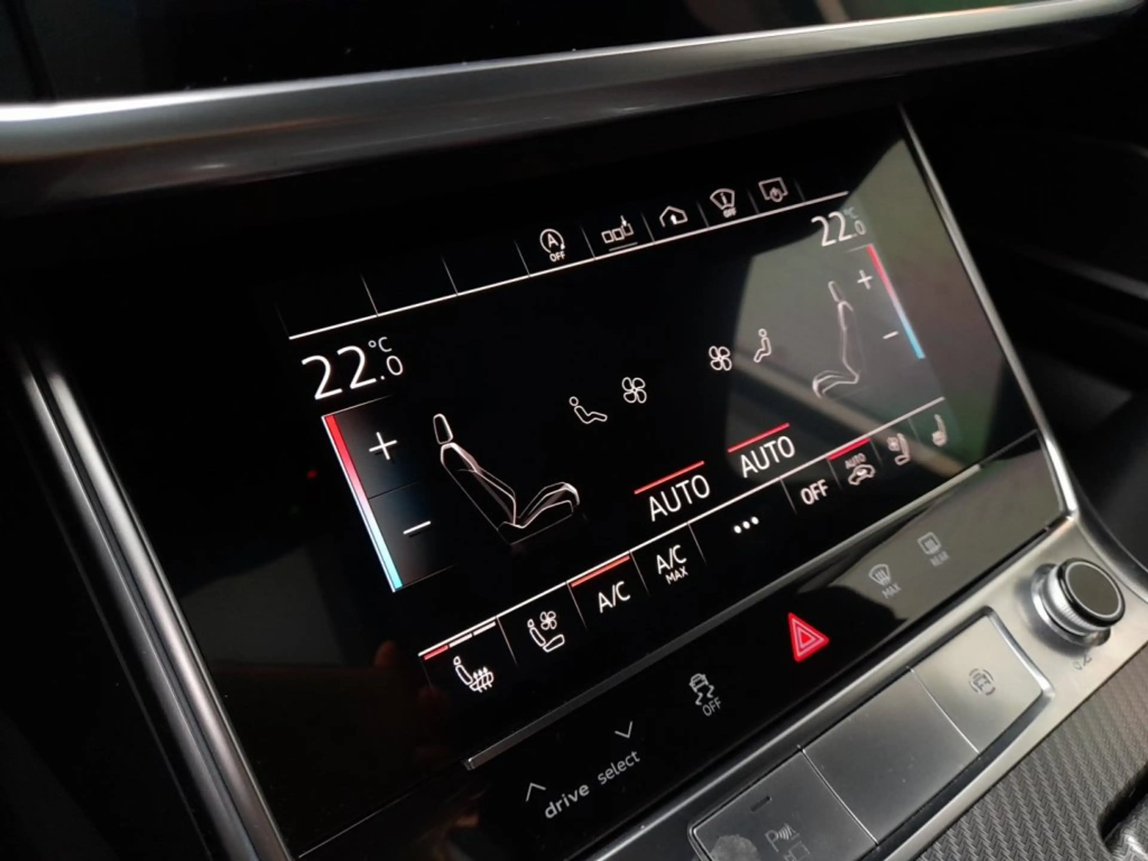 Audi RS 6 Avant 4,0 TFSI quattro MHEV S-tr *MATRIX-LED / HEAD-UP / 360° KAMERA / SKY / BANG & OLUFSEN* — photo 5
