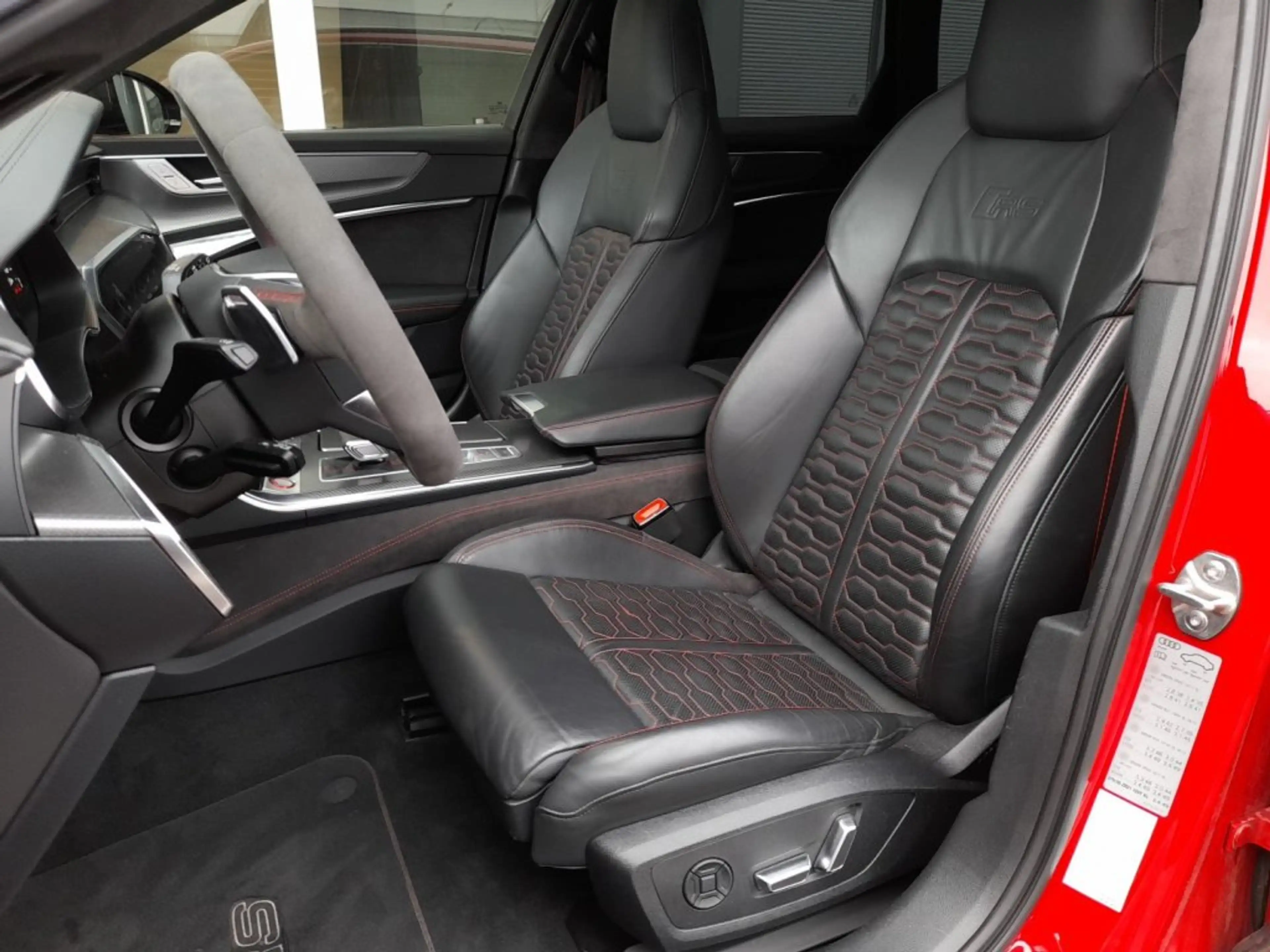 Audi RS 6 Avant 4,0 TFSI quattro MHEV S-tr *MATRIX-LED / HEAD-UP / 360° KAMERA / SKY / BANG & OLUFSEN* — photo 12