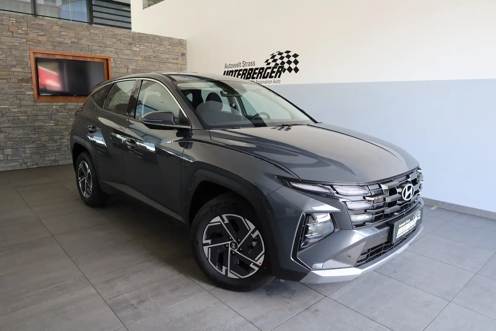 Hyundai TUCSON NX4 Smart Line 1,6 T-GDi 2WD abzgl. möglicher Supe Grau - 1