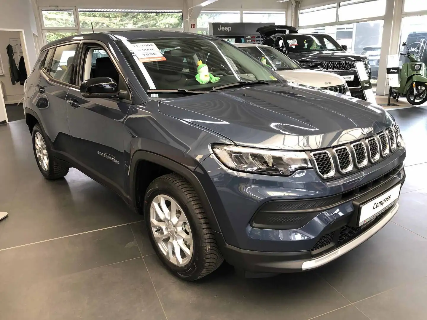 Jeep Compass e-Hybrid MY25 Altitude 1.5l 130PS FWD Bleu - 2