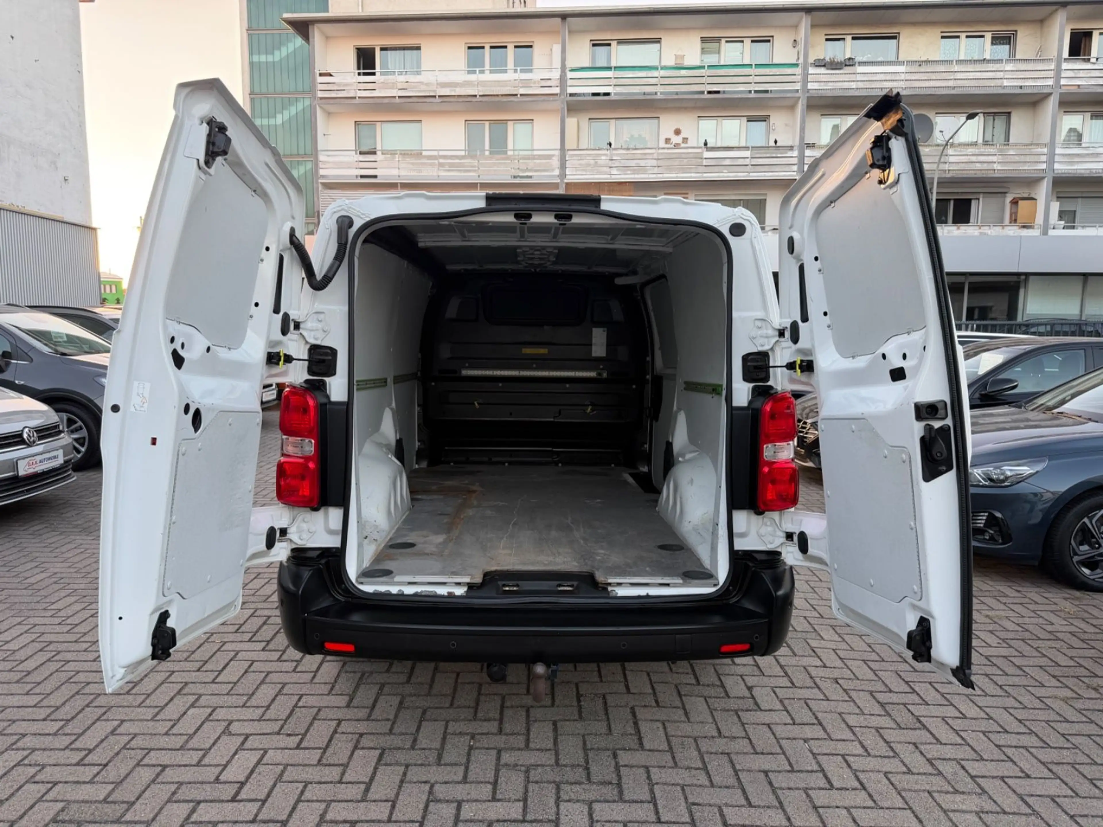 Peugeot Expert Kasten Premium L3 1.Hand+Automatik+Kamera — photo 13