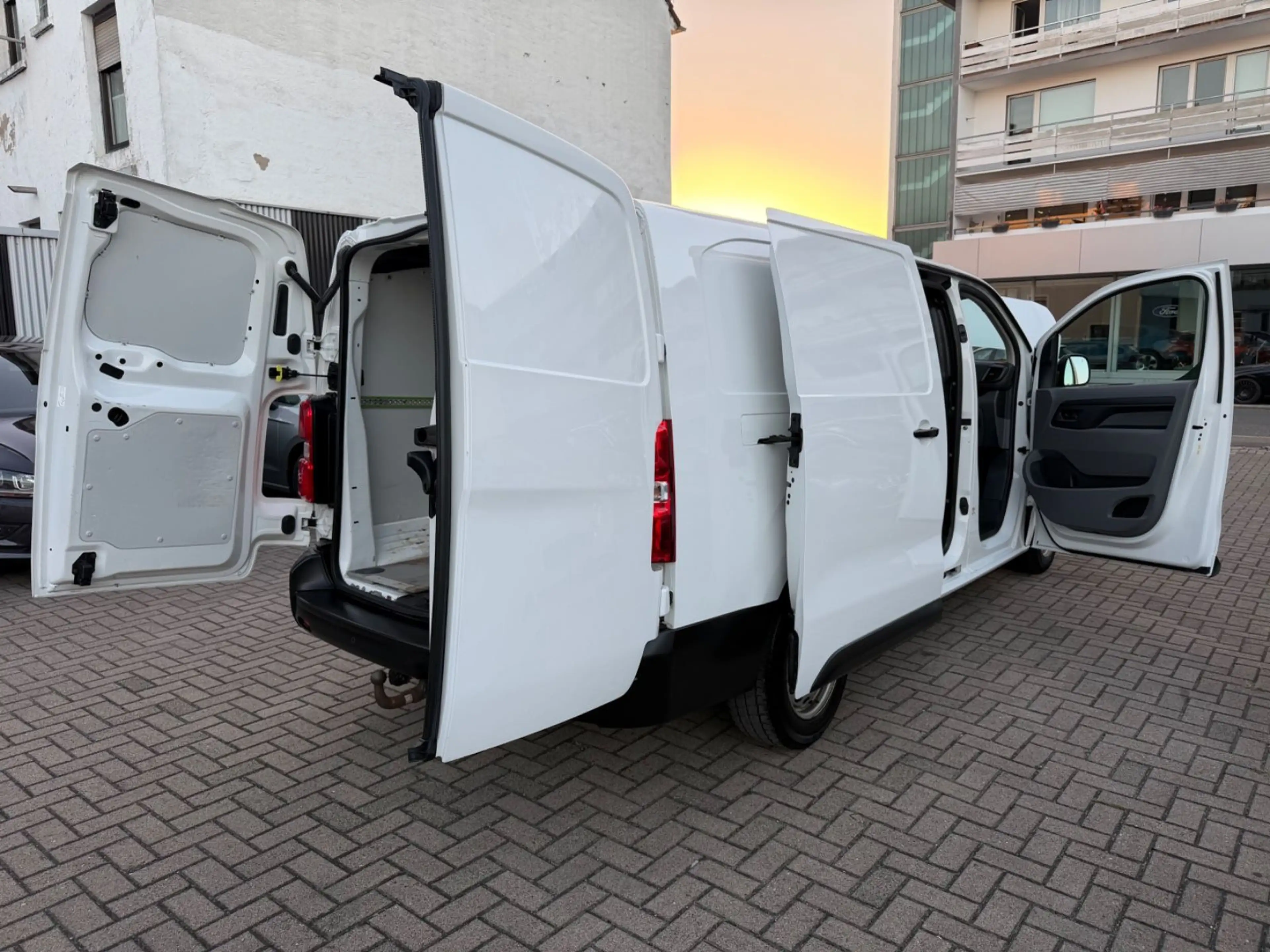 Peugeot Expert Kasten Premium L3 1.Hand+Automatik+Kamera — photo 10