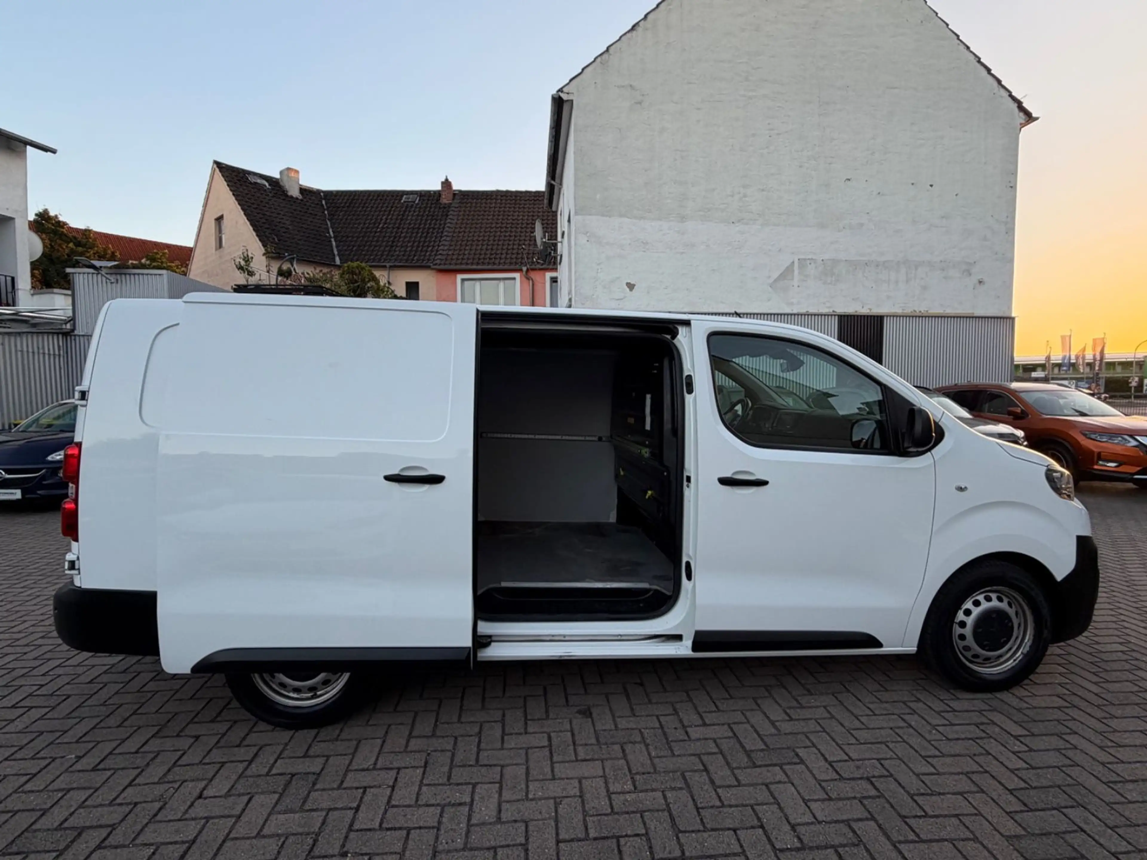 Peugeot Expert Kasten Premium L3 1.Hand+Automatik+Kamera — photo 11