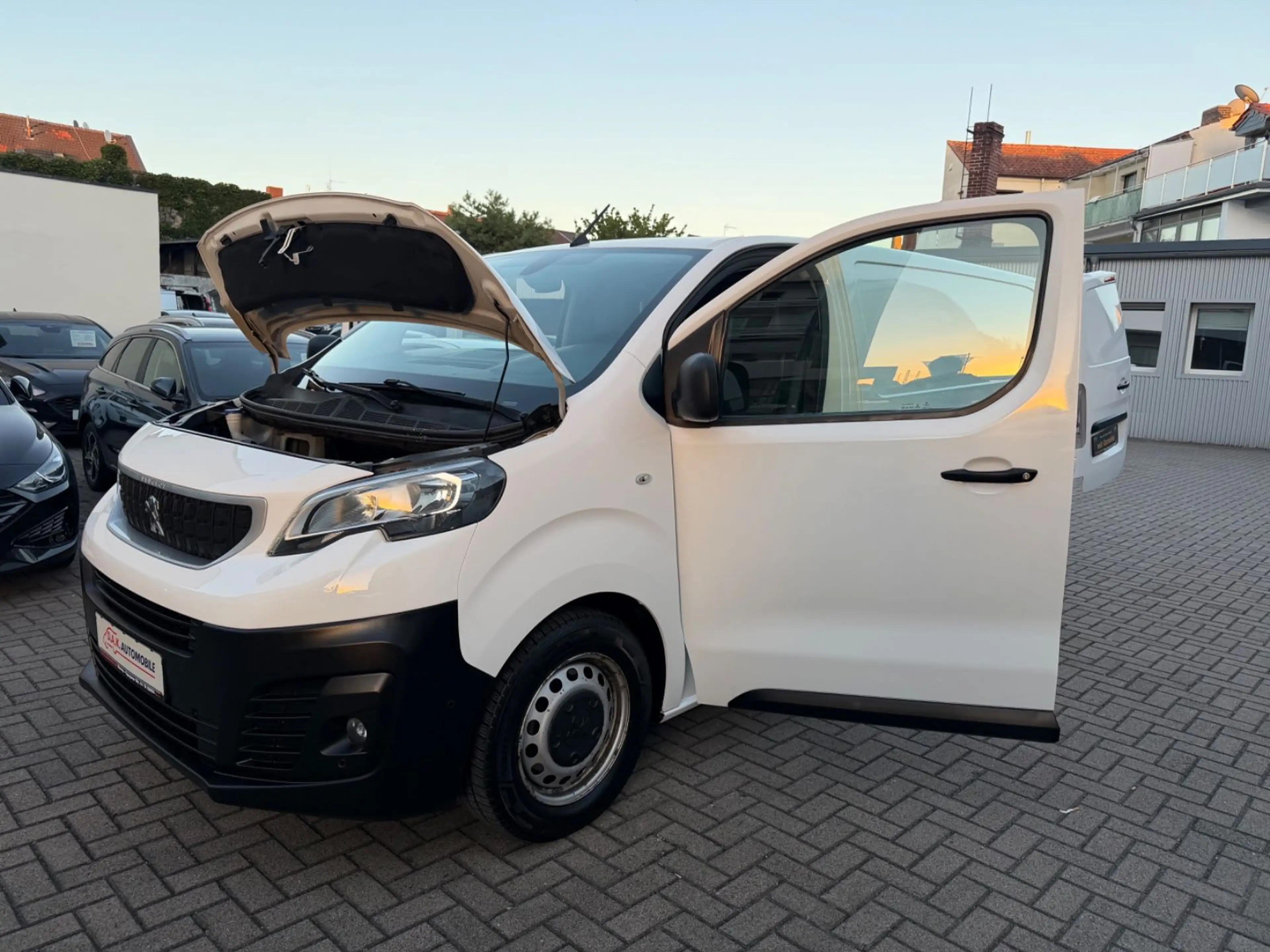 Peugeot Expert Kasten Premium L3 1.Hand+Automatik+Kamera — photo 8