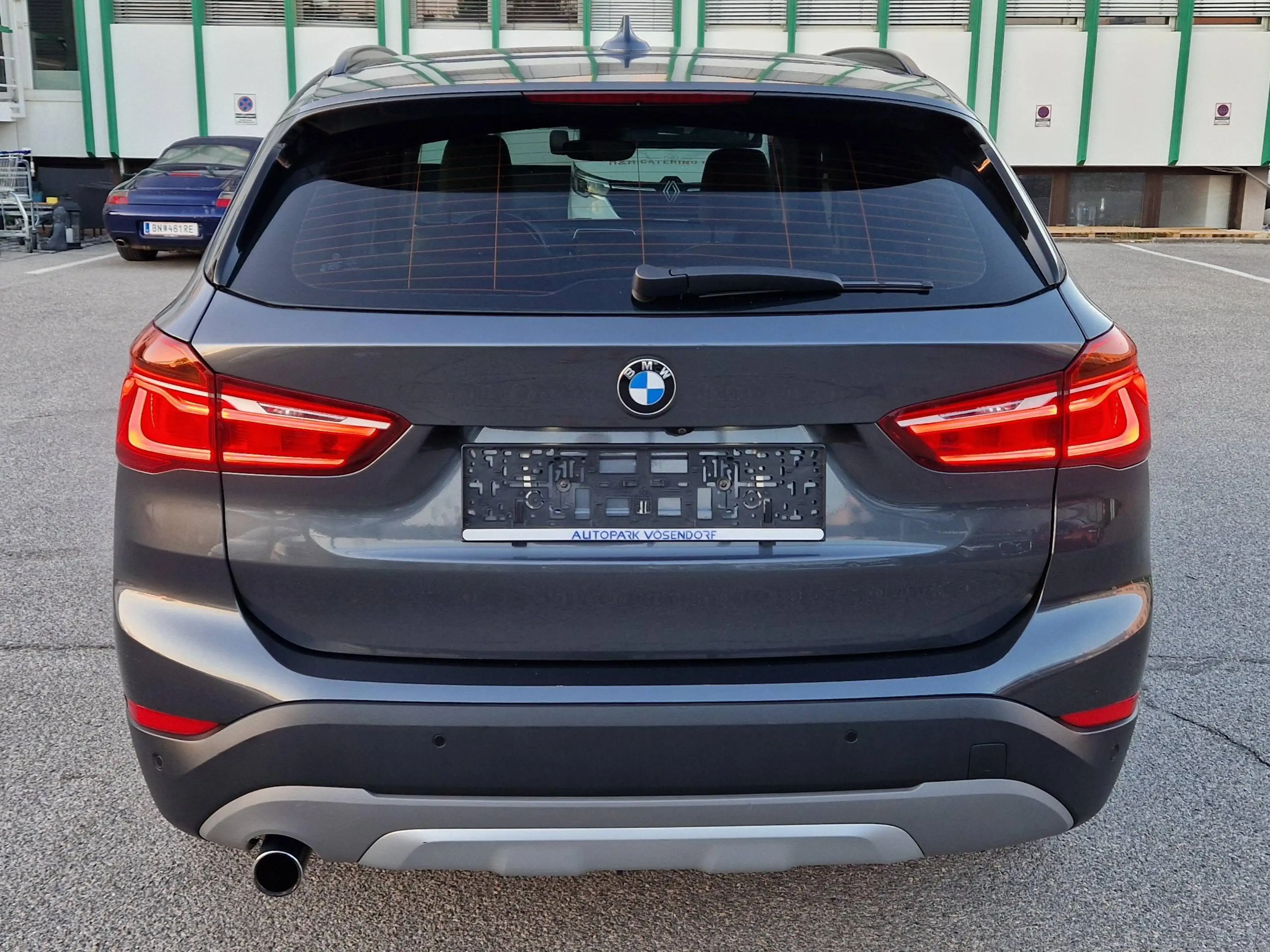 BMW X1 sDrive 18d xLine — photo 4
