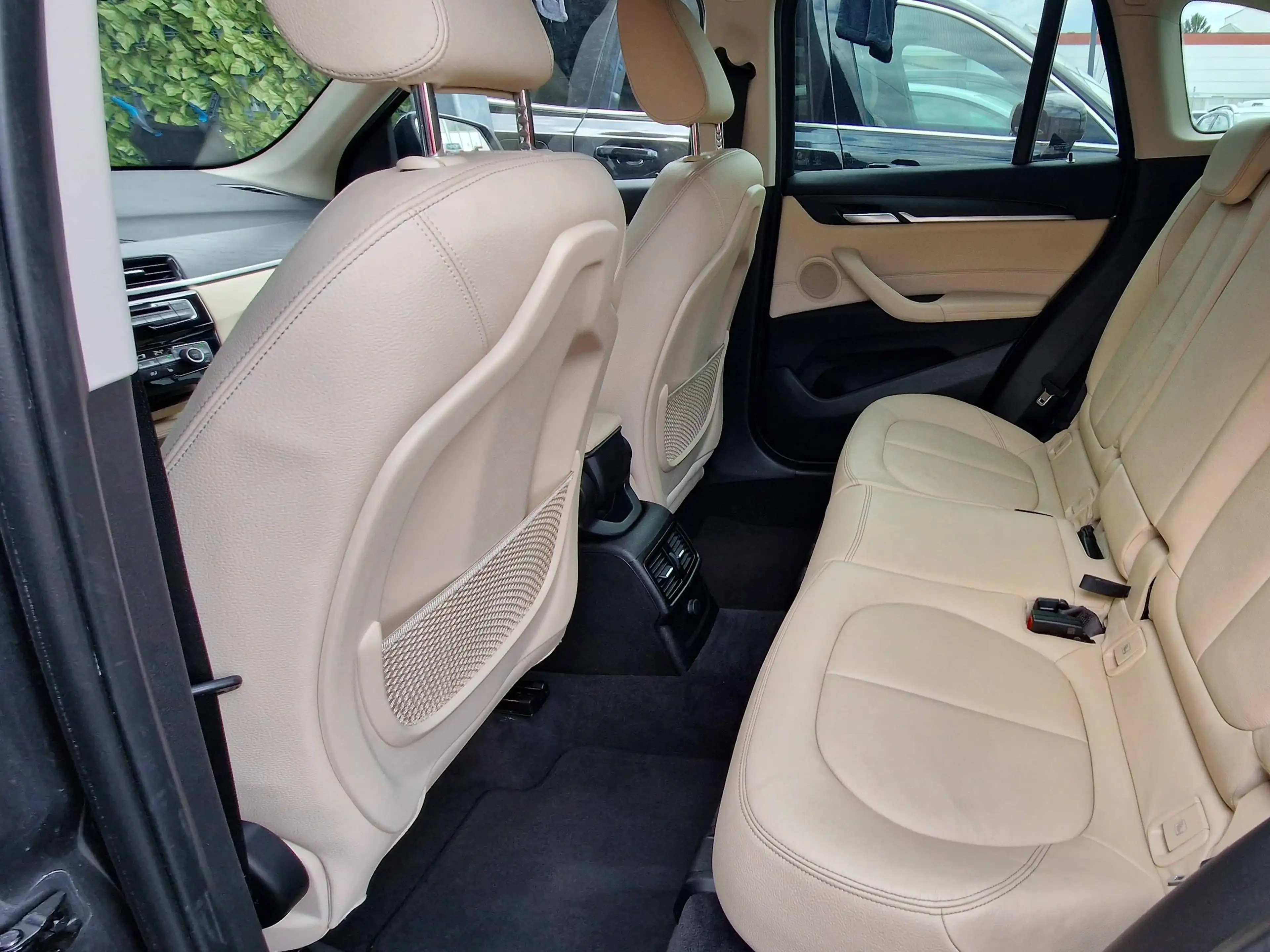 BMW X1 sDrive 18d xLine — photo 13