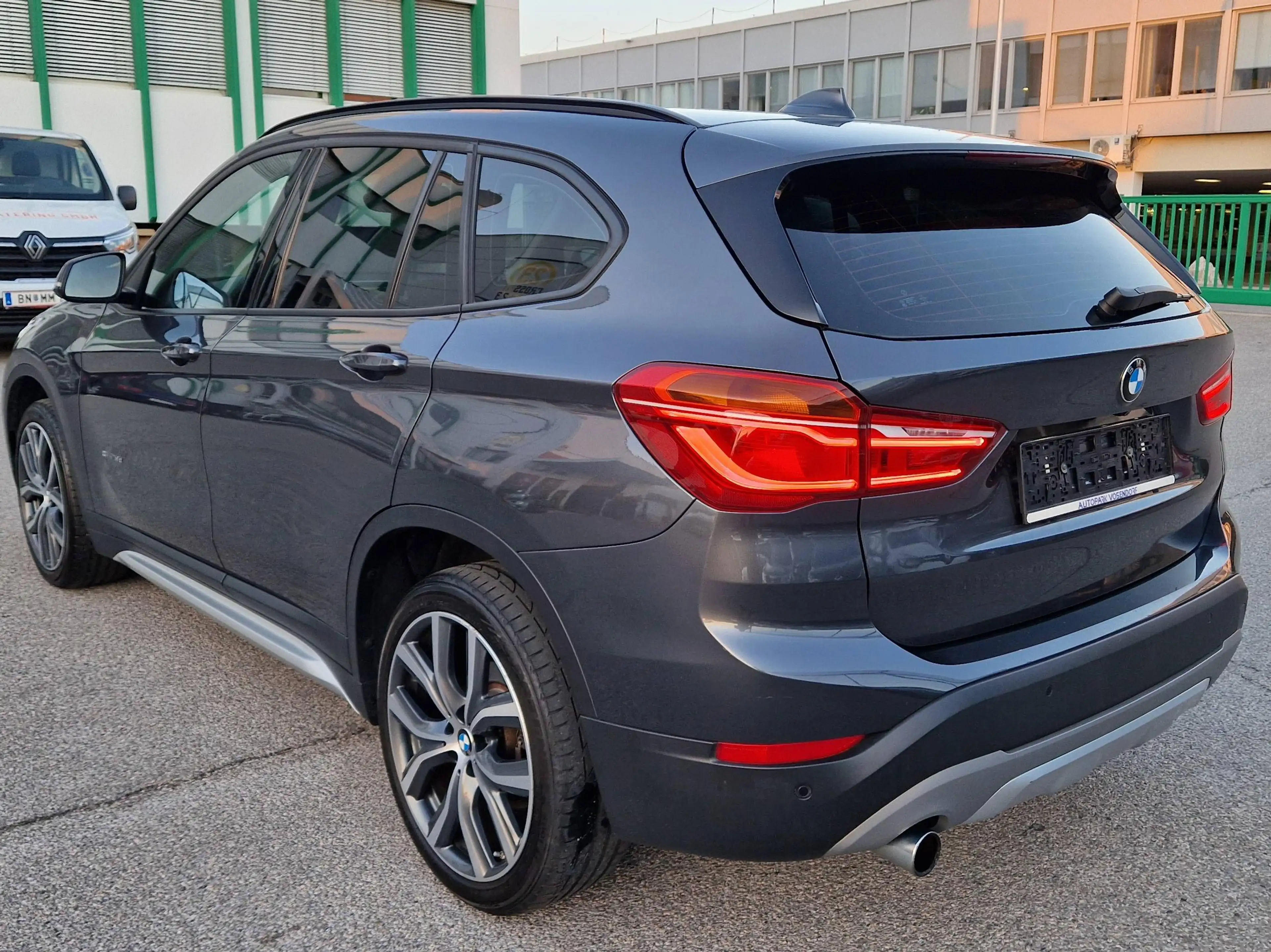 BMW X1 sDrive 18d xLine — photo 3