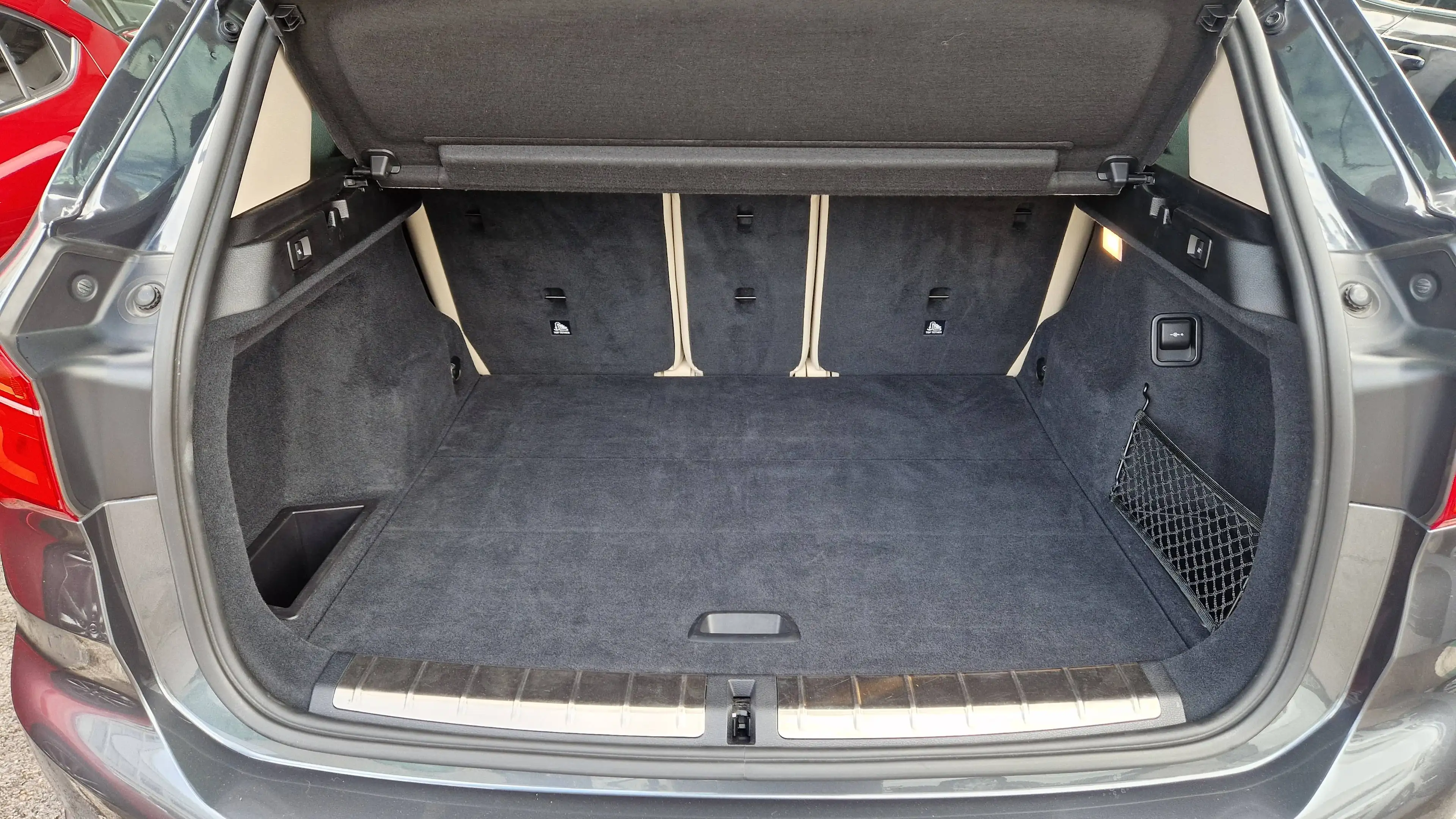 BMW X1 sDrive 18d xLine — photo 10