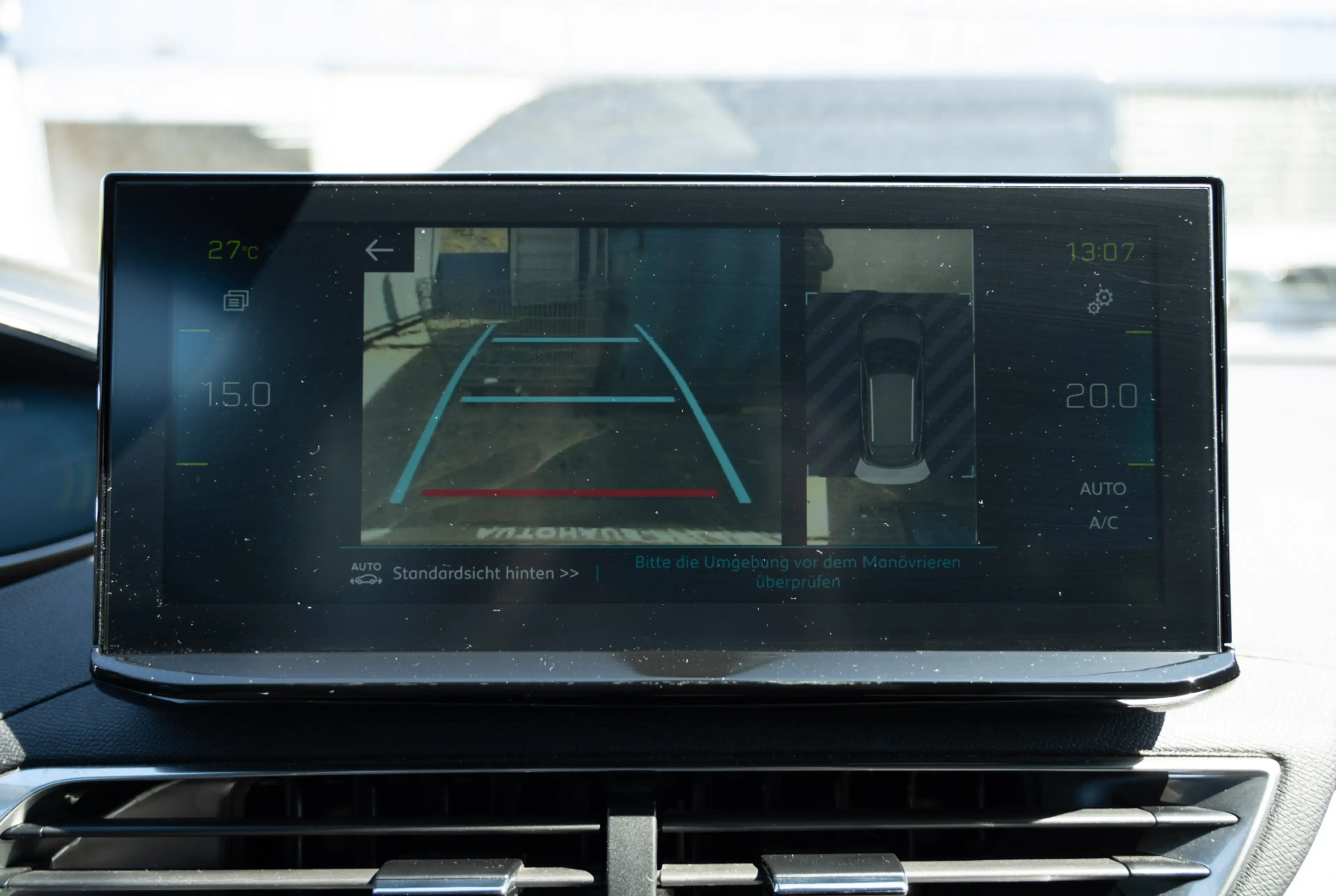 Peugeot 3008 GT Plug-In-Hybrid 225 *AHK*ACC*FOCAL*PANO* — photo 9