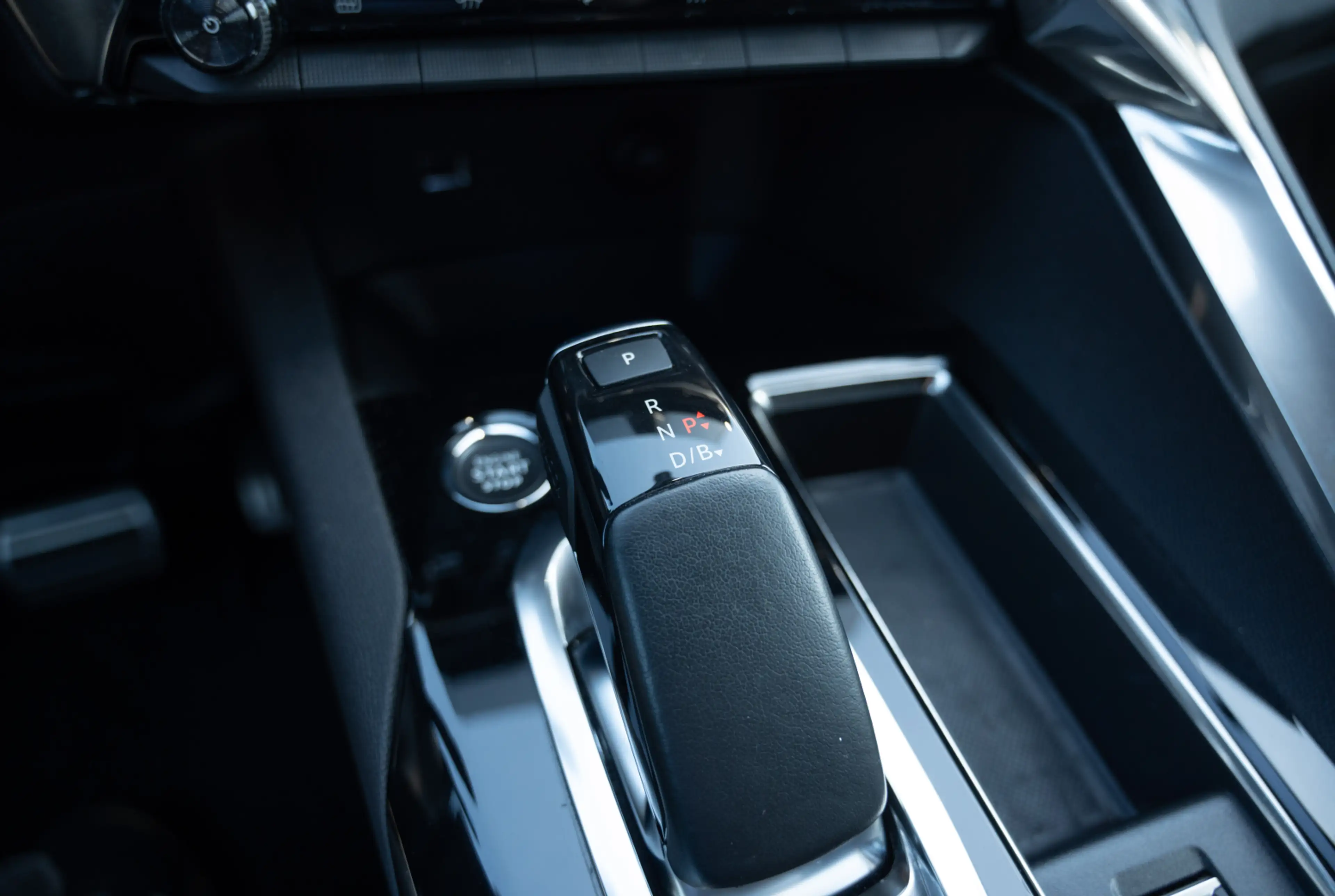 Peugeot 3008 GT Plug-In-Hybrid 225 *AHK*ACC*FOCAL*PANO* — photo 11