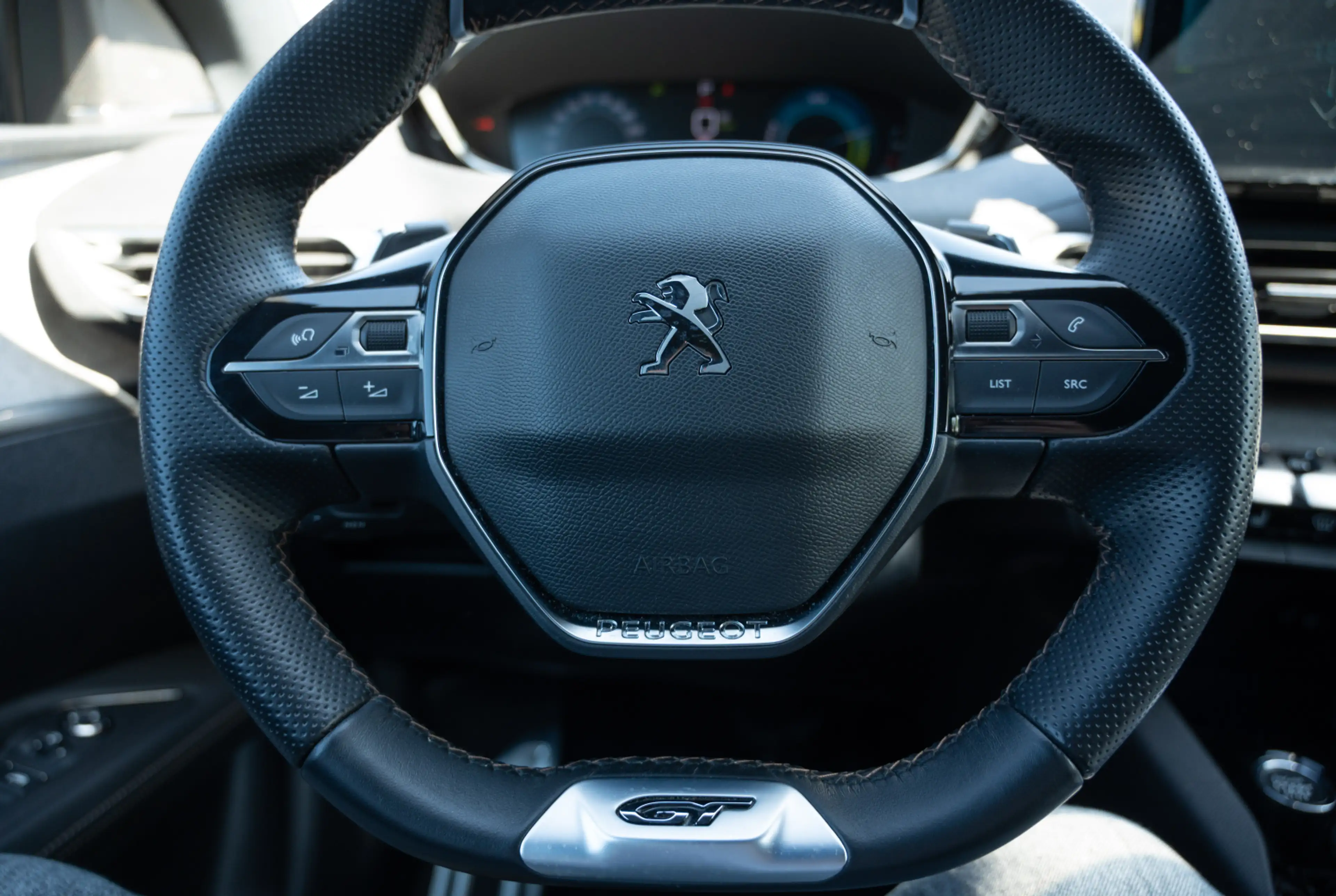 Peugeot 3008 GT Plug-In-Hybrid 225 *AHK*ACC*FOCAL*PANO* — photo 15