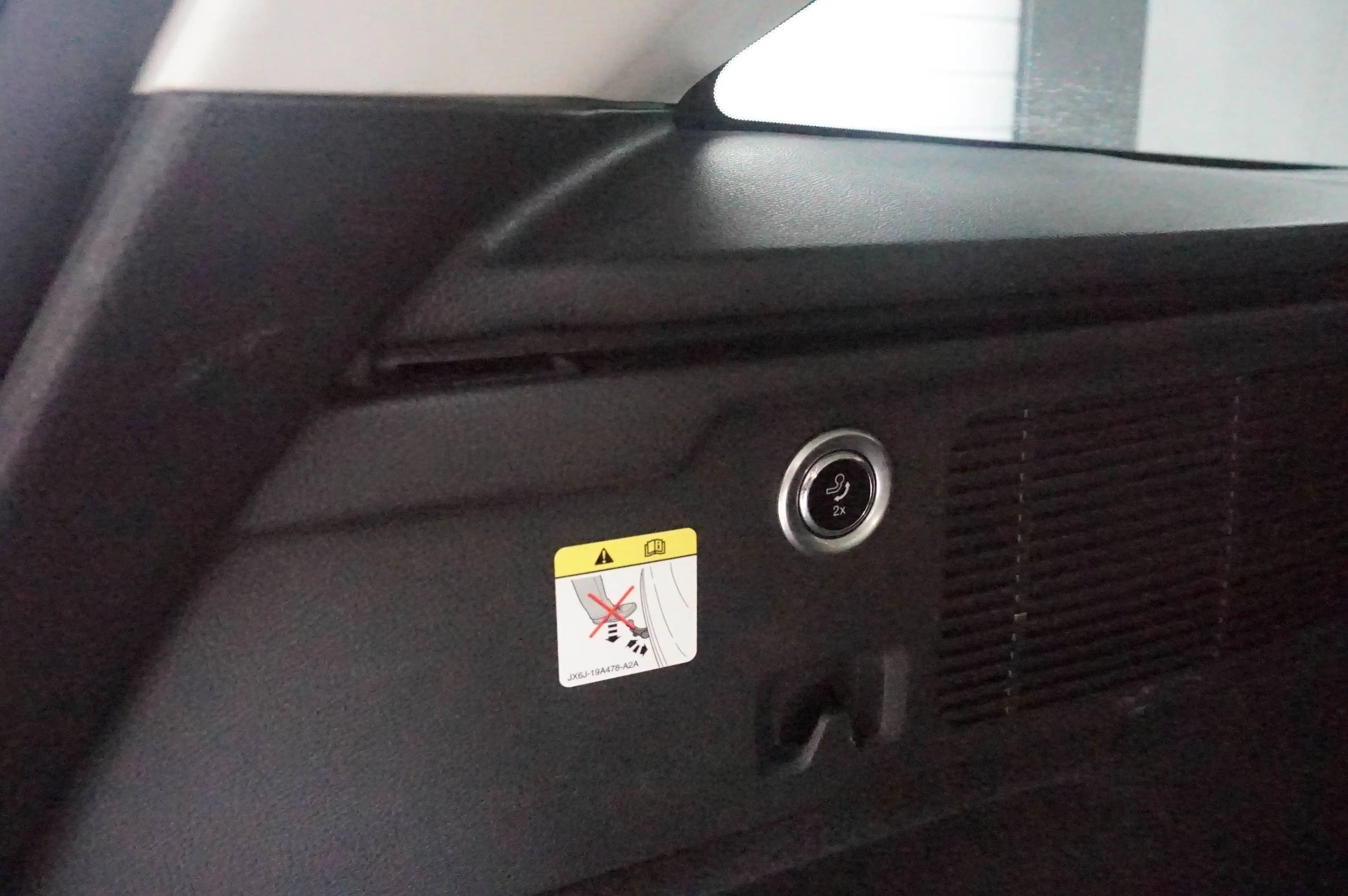 Ford Mondeo Titanium — photo 6