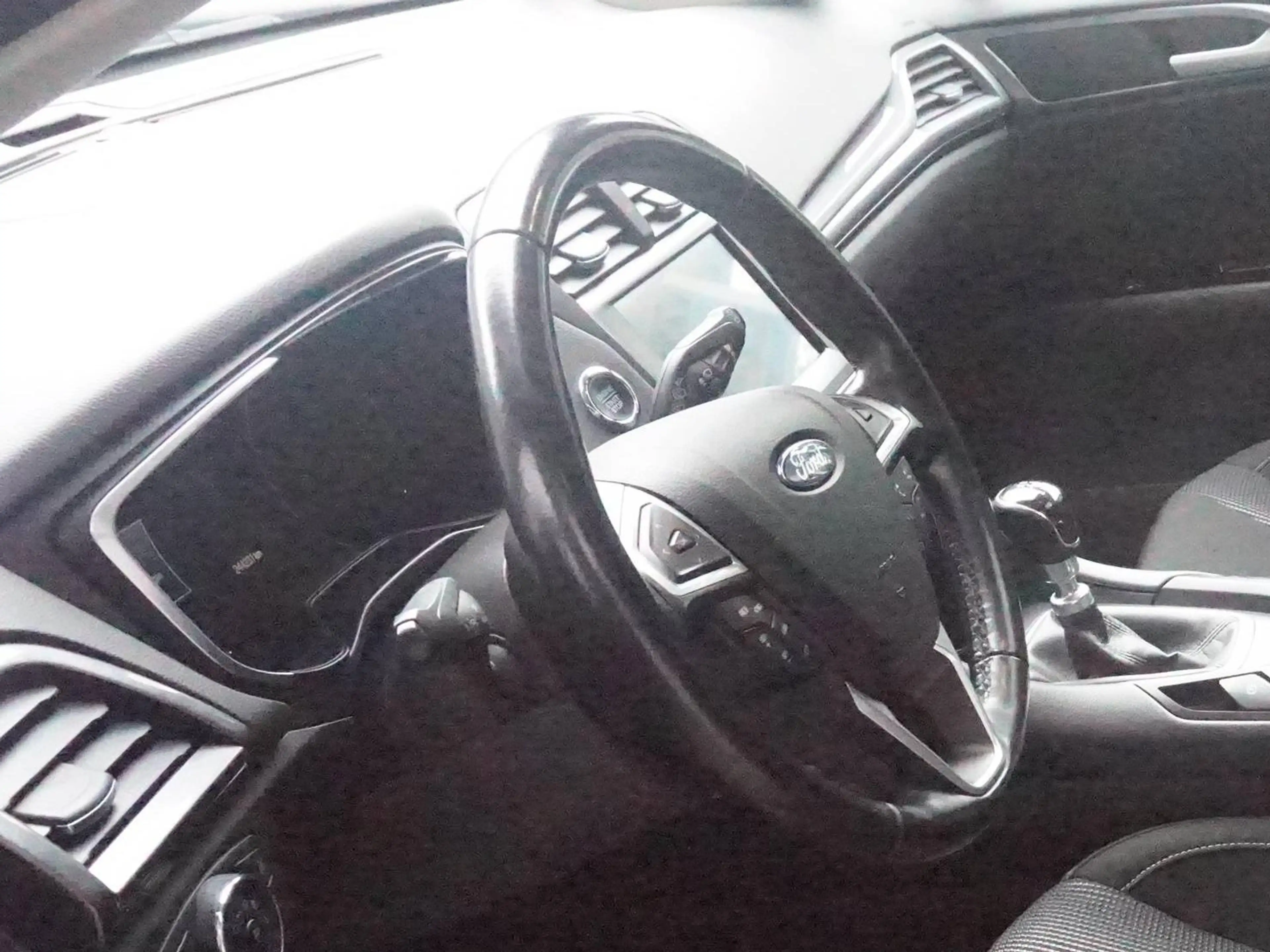 Ford Mondeo Titanium — photo 9