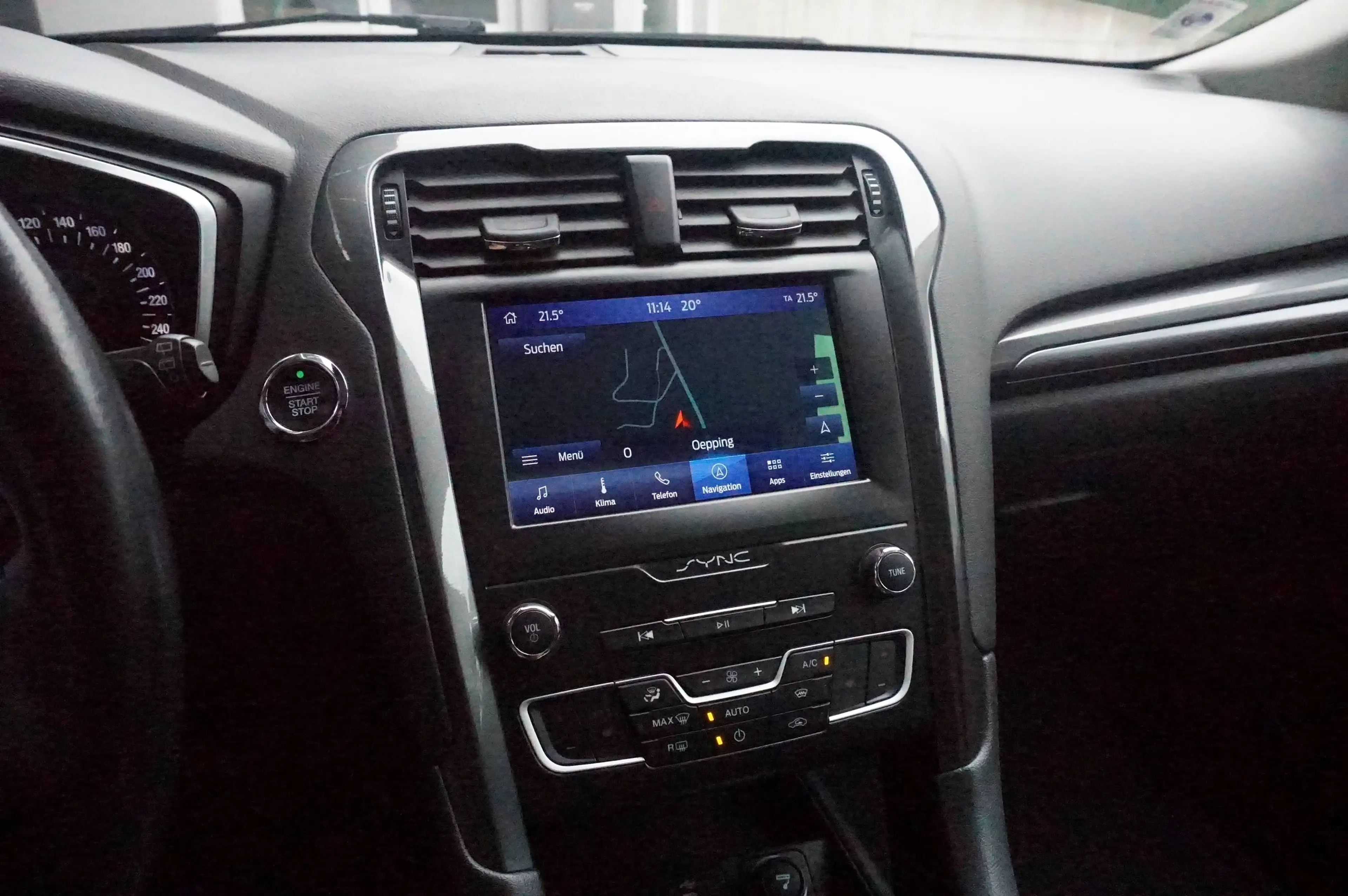 Ford Mondeo Titanium — photo 13