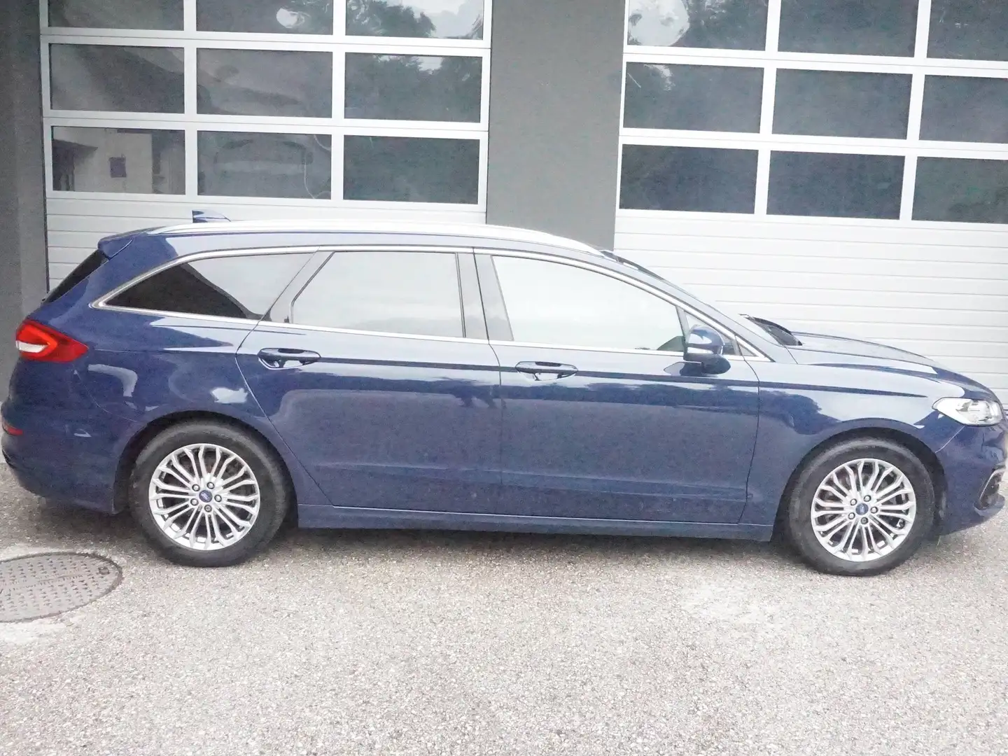 Ford Mondeo Titanium Blau - 2