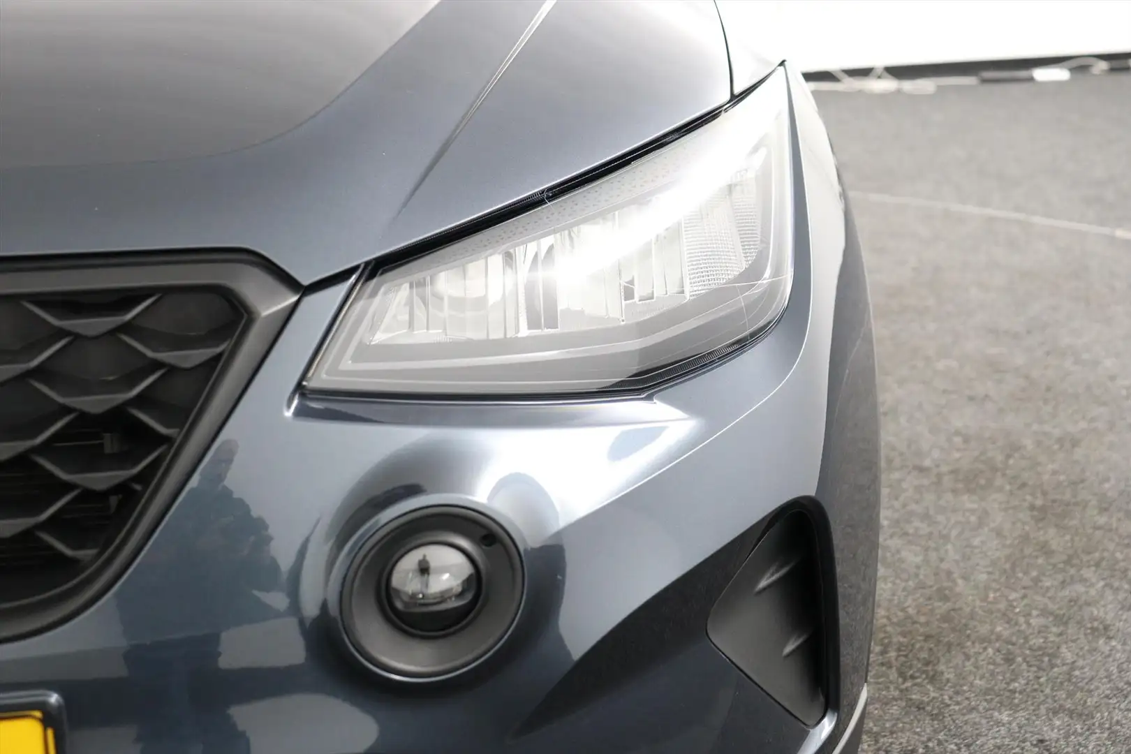 SEAT Arona 1.0 TSI STYLE BUSINESS INTENSE DSG-7 AUTOMAAT ECC/ Grau - 2