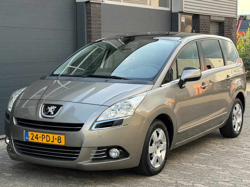 Peugeot 5008 1.6 THP ST 7p. NAVI CRUISE CLIMA PANO TREKHAAK NAP — photo 6
