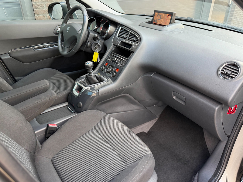 Peugeot 5008 1.6 THP ST 7p. NAVI CRUISE CLIMA PANO TREKHAAK NAP — photo 7