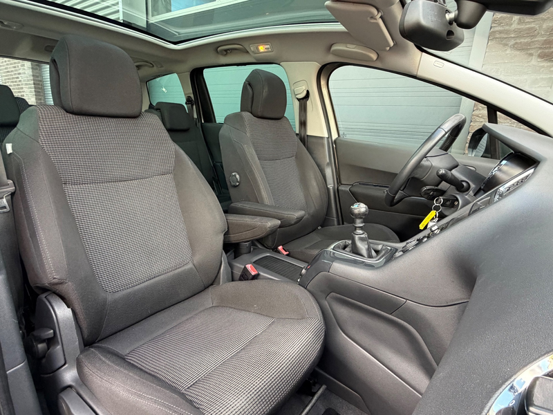 Peugeot 5008 1.6 THP ST 7p. NAVI CRUISE CLIMA PANO TREKHAAK NAP — photo 8