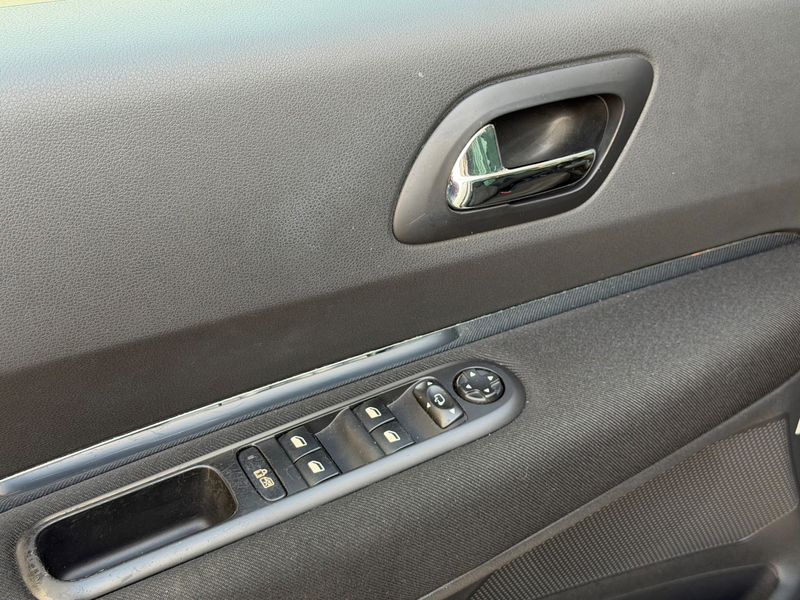 Peugeot 5008 1.6 THP ST 7p. NAVI CRUISE CLIMA PANO TREKHAAK NAP — photo 13