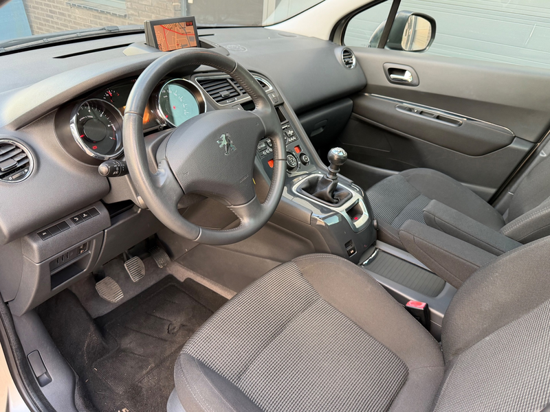 Peugeot 5008 1.6 THP ST 7p. NAVI CRUISE CLIMA PANO TREKHAAK NAP — photo 12