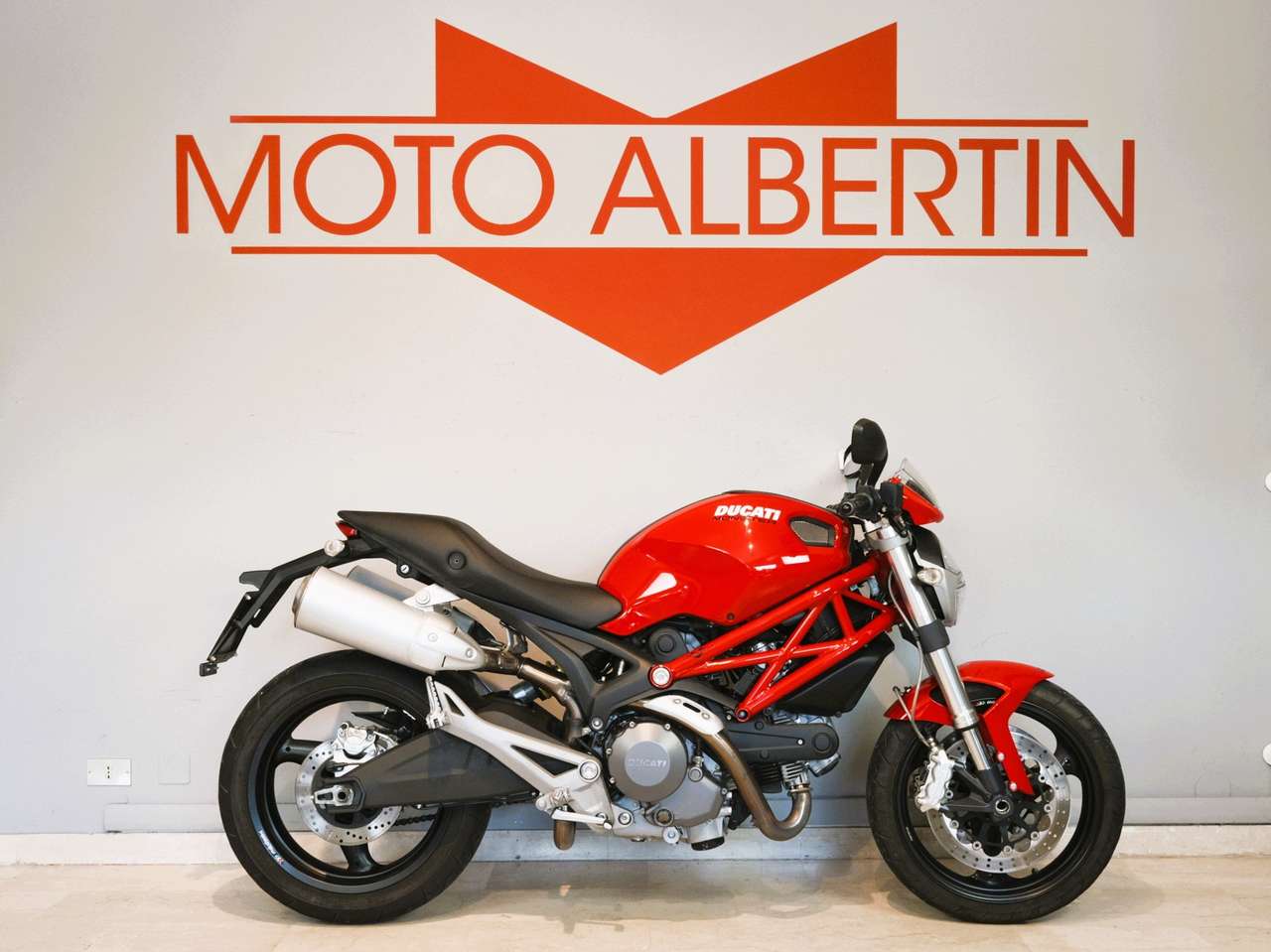 Ducati Monster 696 PLUS