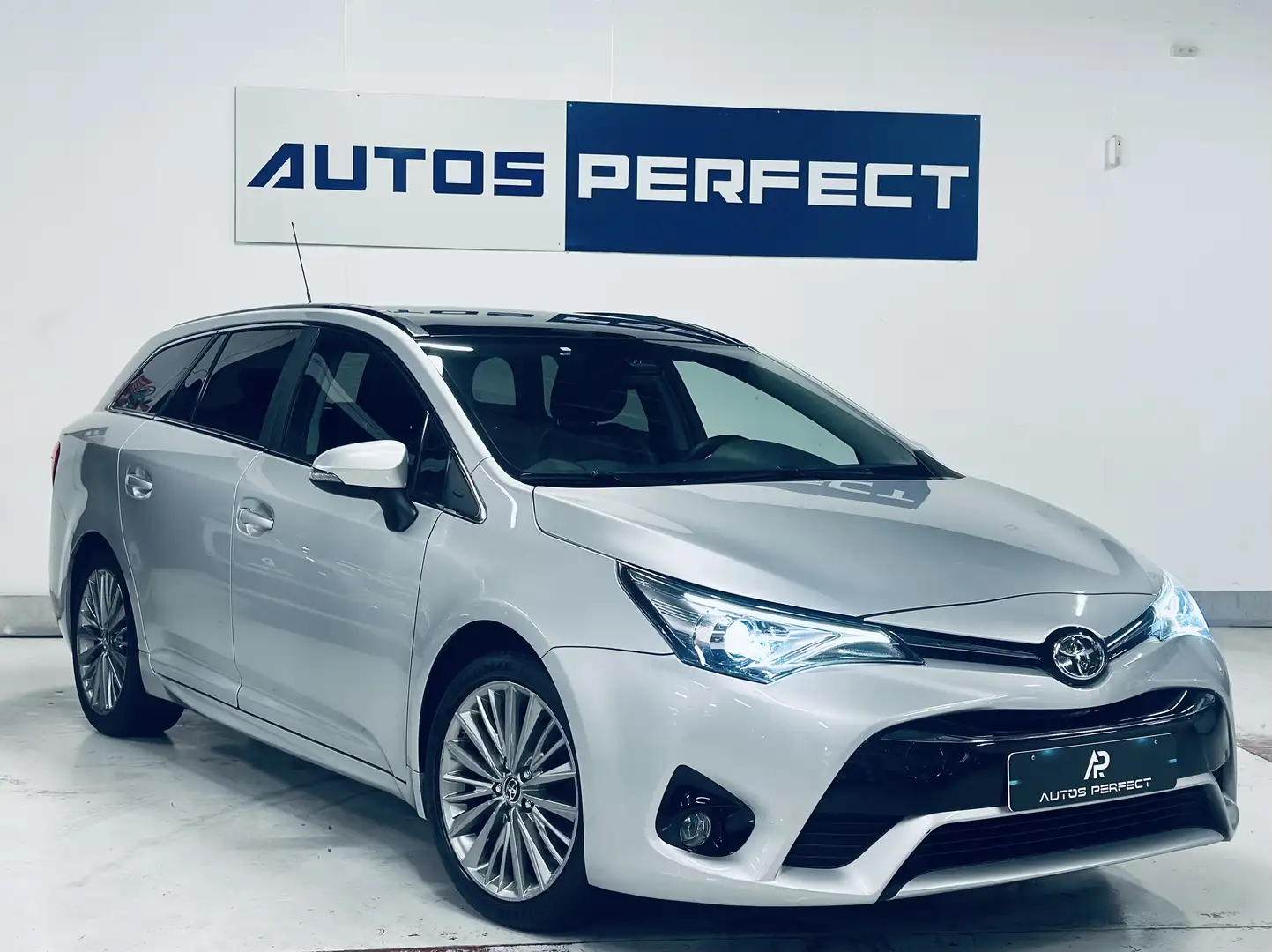 Toyota Avensis vendu sold vendu Grau - 2