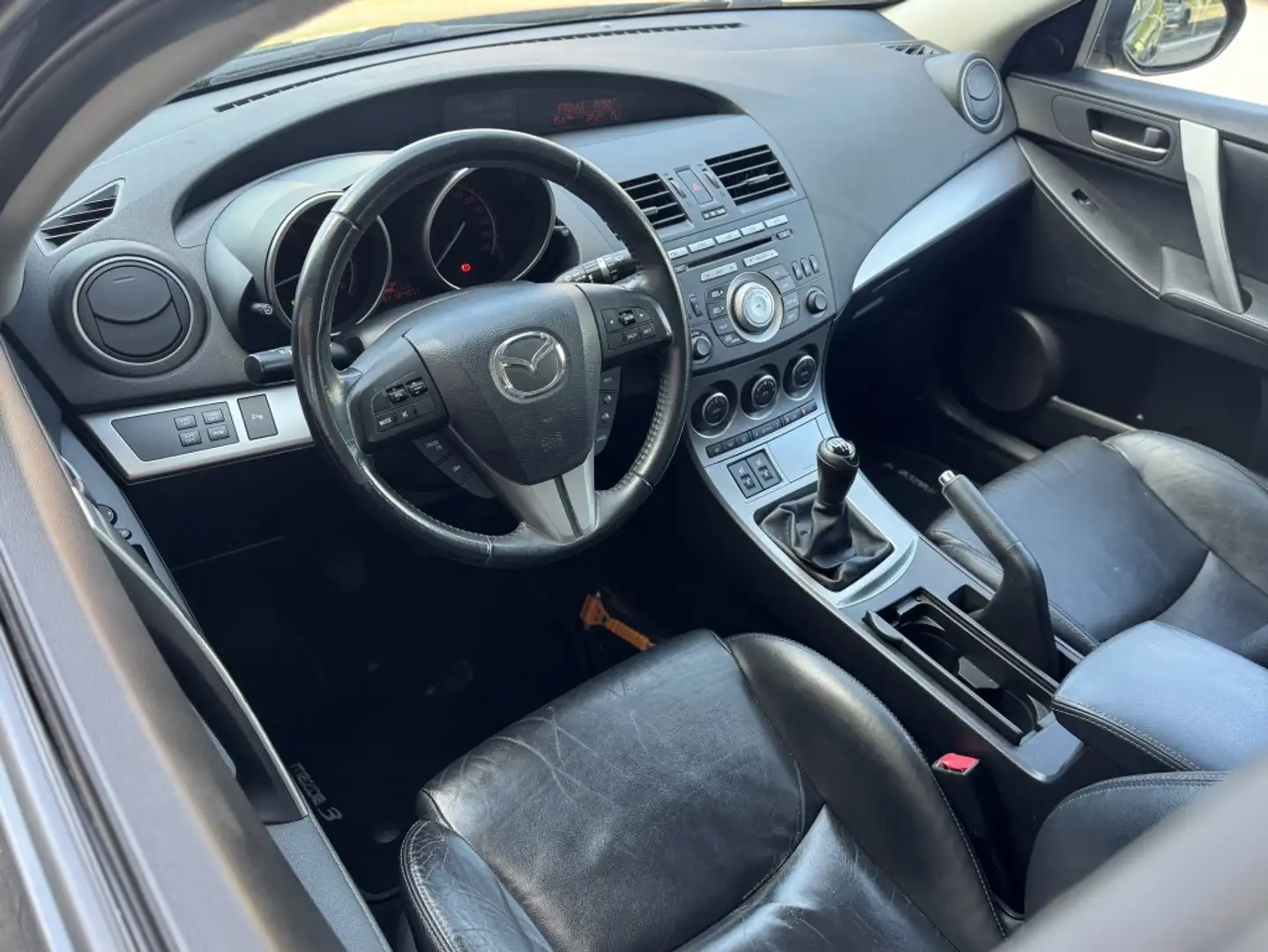 Mazda 3 2.0 DiSi GT-M Cruise Clima Pdc StoelVw Чорний - 2