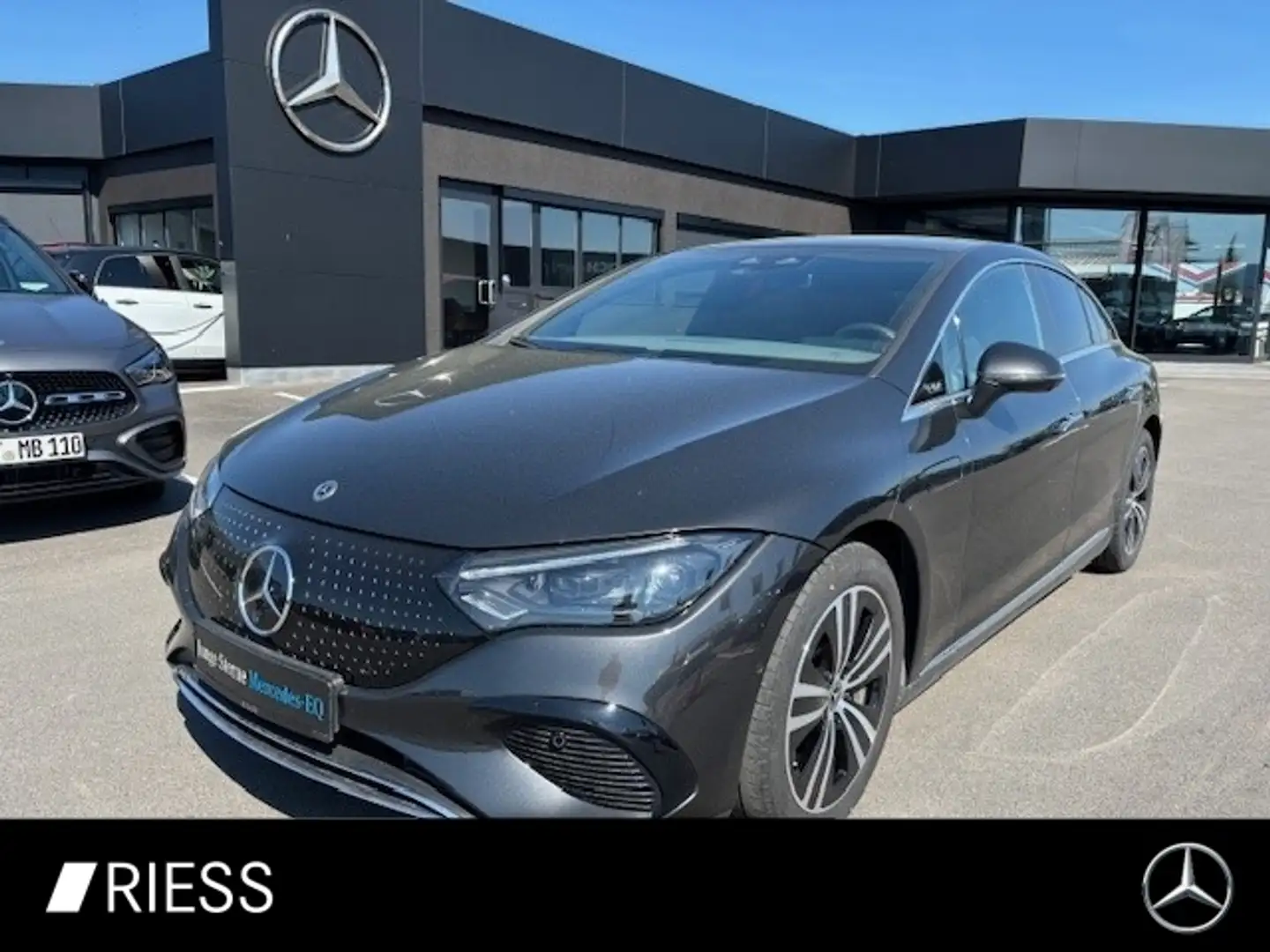 Mercedes-Benz EQE 300 Electric Art Distr AHK WPumpe HAL 10 360 Gris - 1