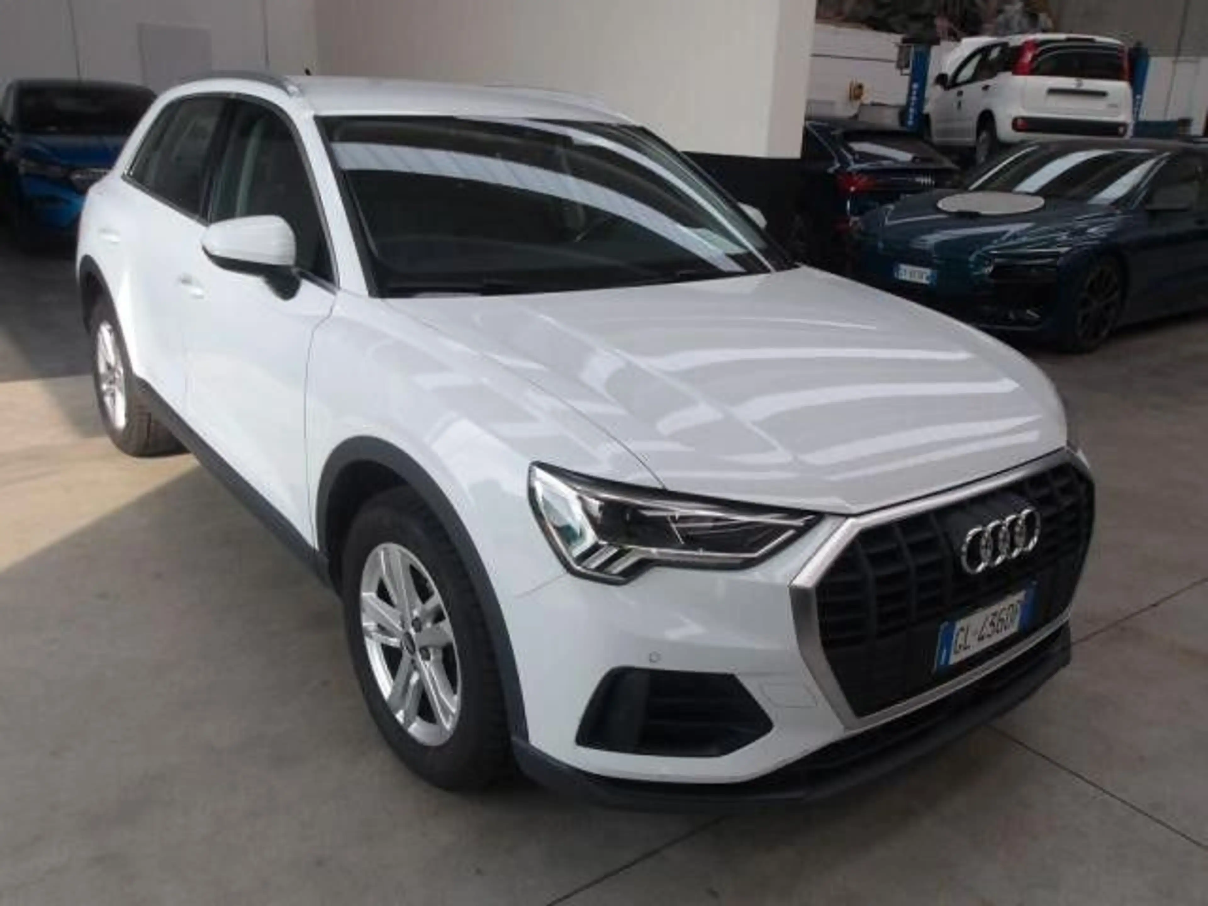 Audi Q3 35 TDI Aut. Navi LED Virtual ACC Alu — photo 2