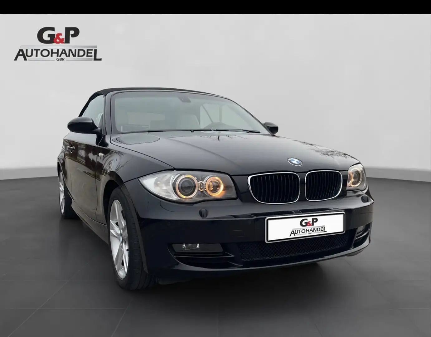 BMW 118 118i Schwarz - 1