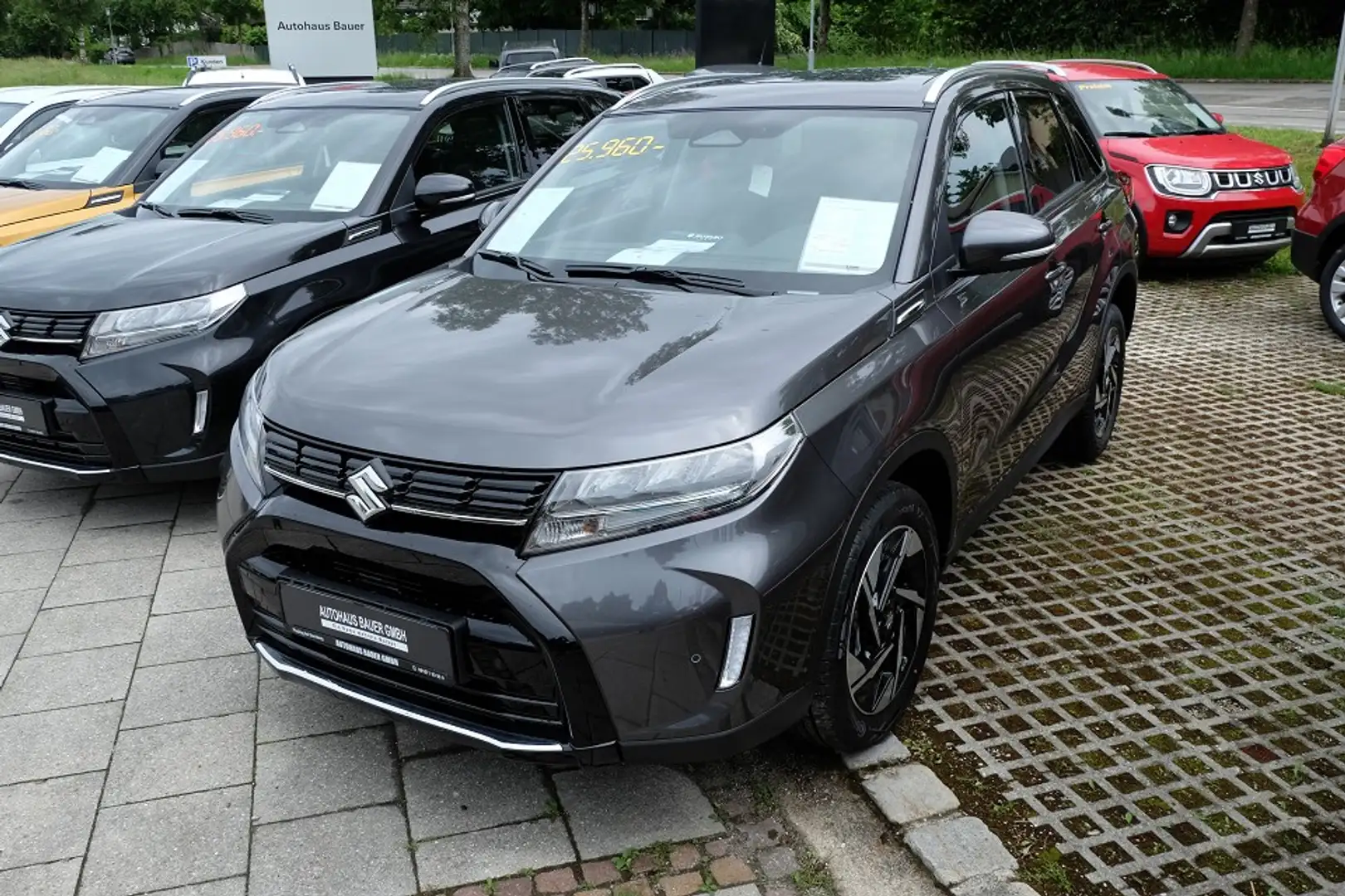 Suzuki Vitara 1.4 5D M/T COMFORT+ HYBRID SOFORT Grau - 2