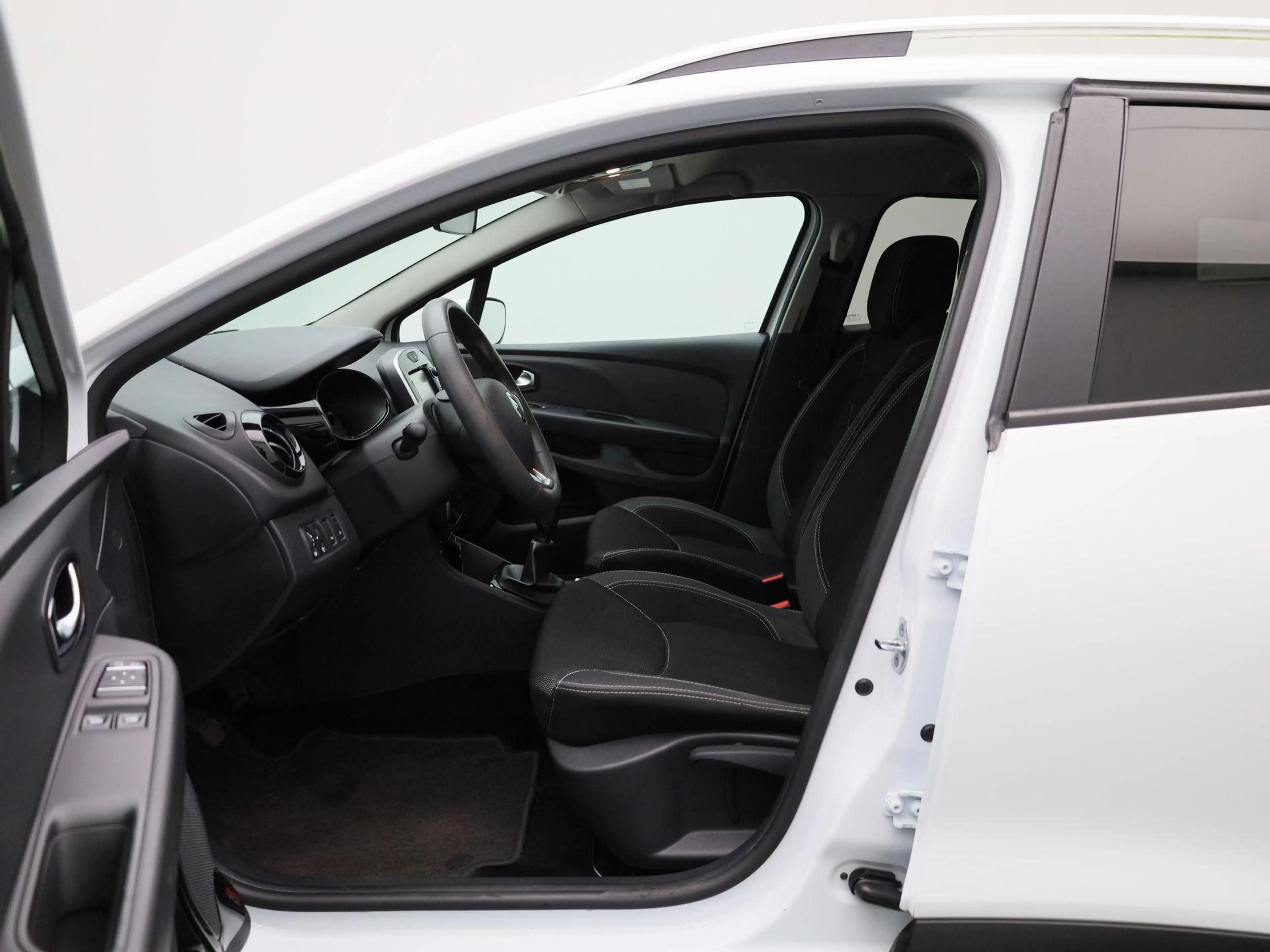 Renault Clio Estate 0.9 TCe Zen — photo 9