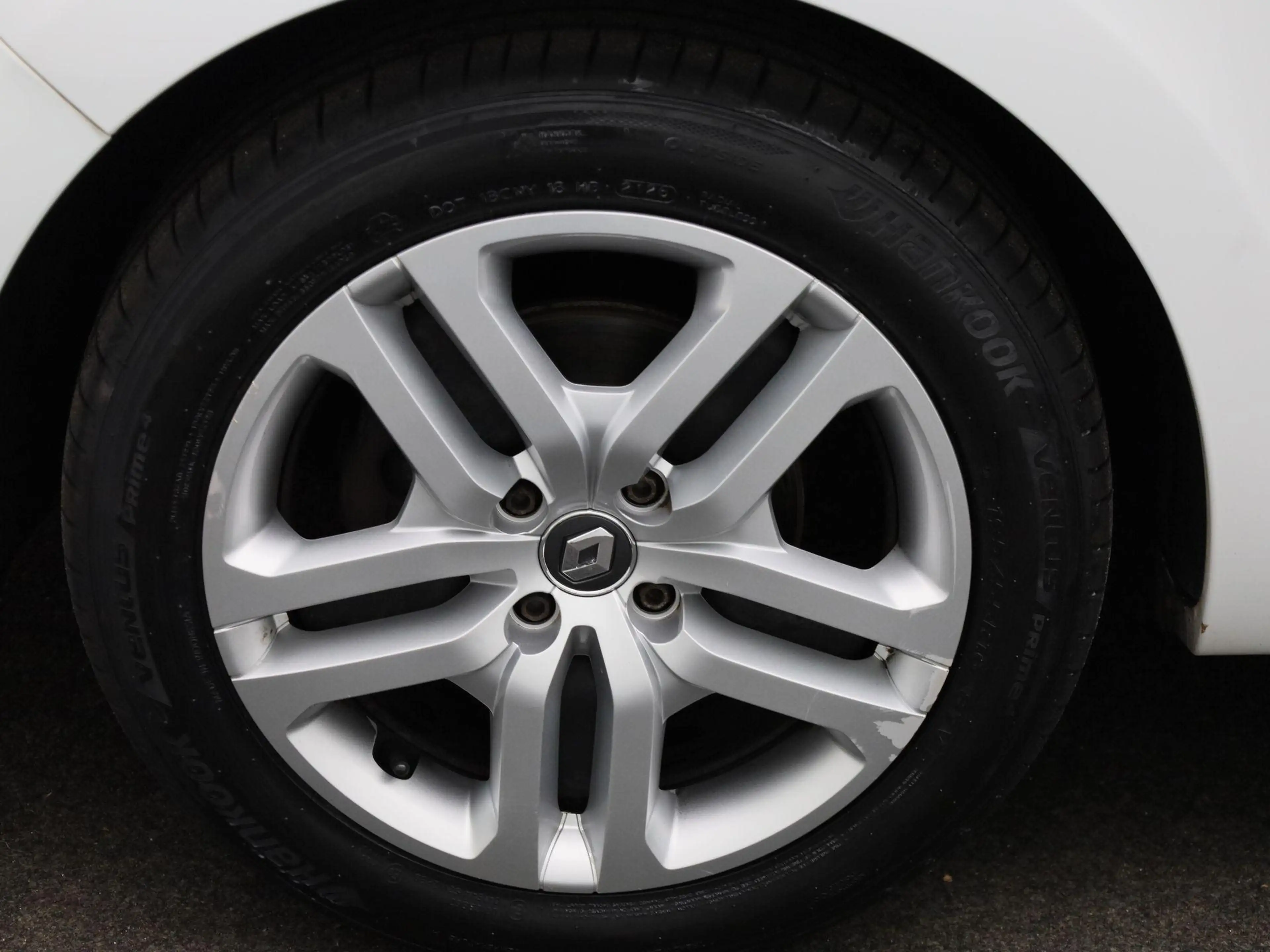 Renault Clio Estate 0.9 TCe Zen — photo 12