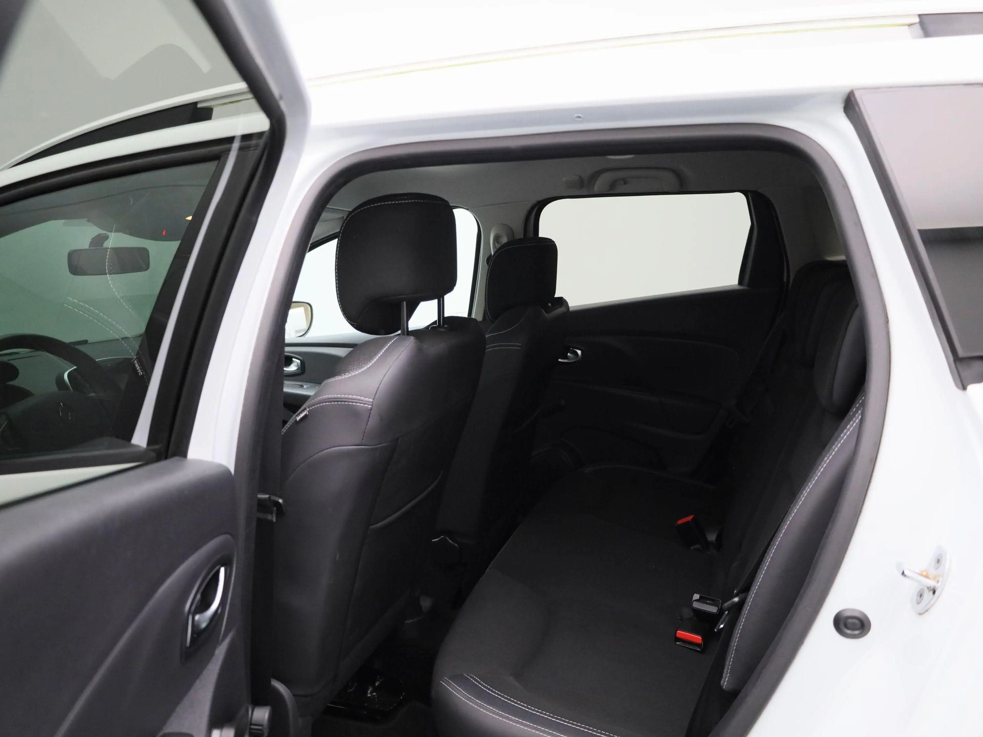 Renault Clio Estate 0.9 TCe Zen — photo 10