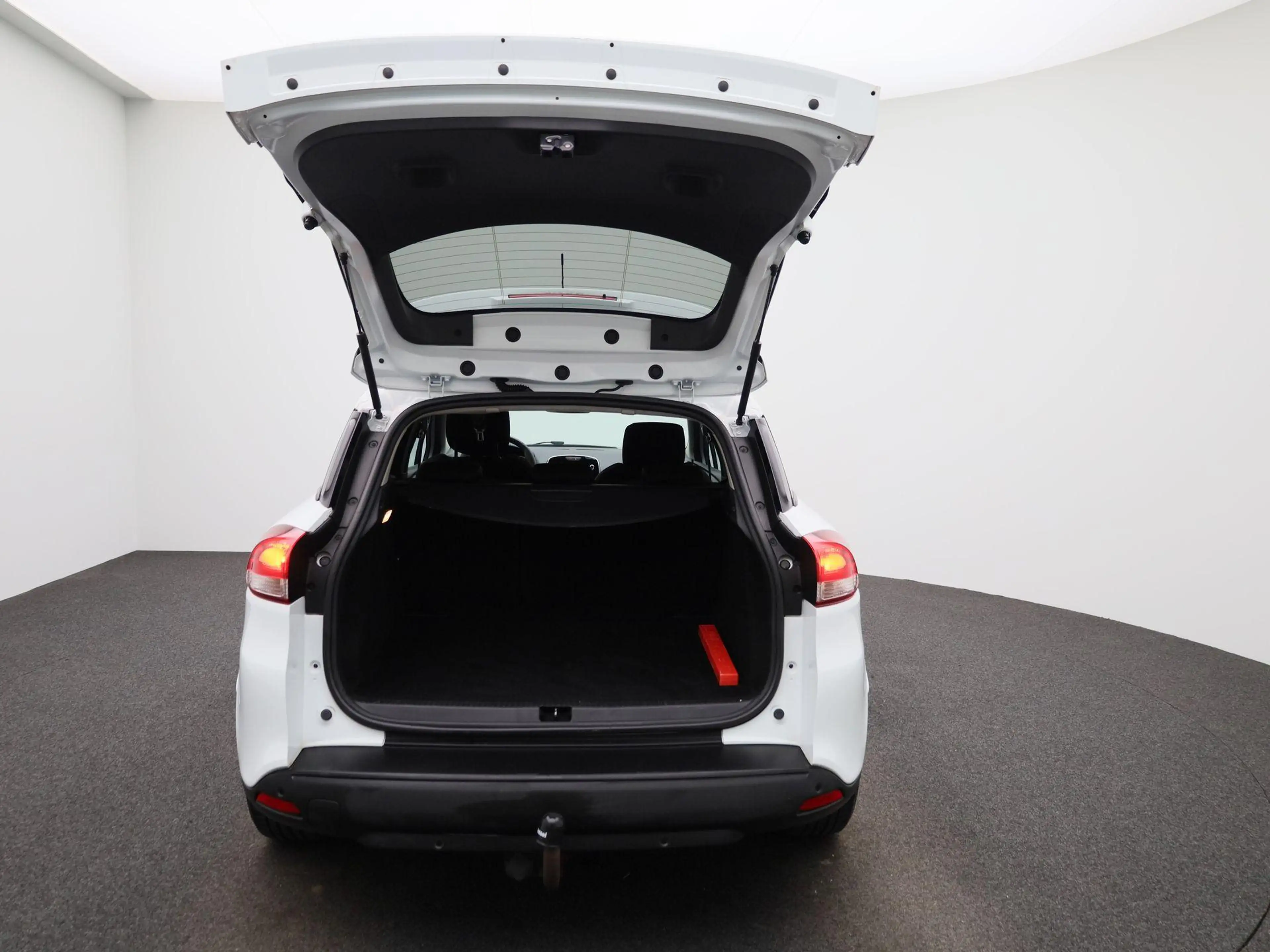 Renault Clio Estate 0.9 TCe Zen — photo 11
