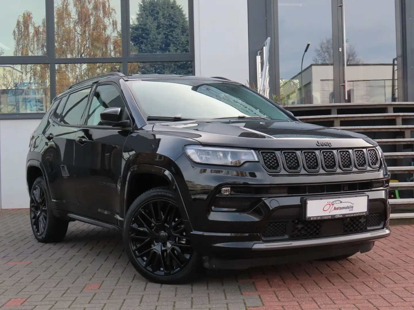Jeep Compass 1.5l GSE T4 Autom. Leder Kamera CarPlay Noir - 1