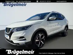 Nissan Qashqai 1.6 DIG T Tekna+4x2+NAVI+BOSE+LEDER+PANO BC/L R Sensor/Dachrel./eFH./NSW/Schadstoffarm nach Abgasnorm Euro 6