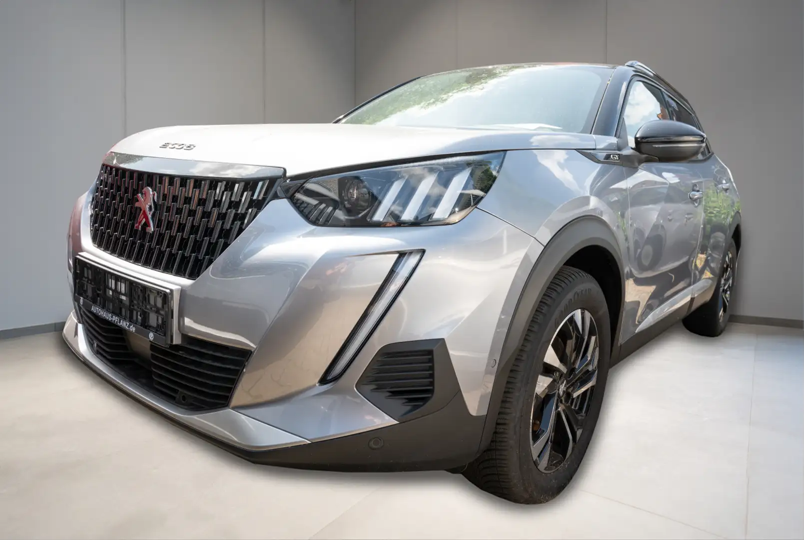 Peugeot 2008 GT 1.2 PureTech 130 EAT8 Grau - 1