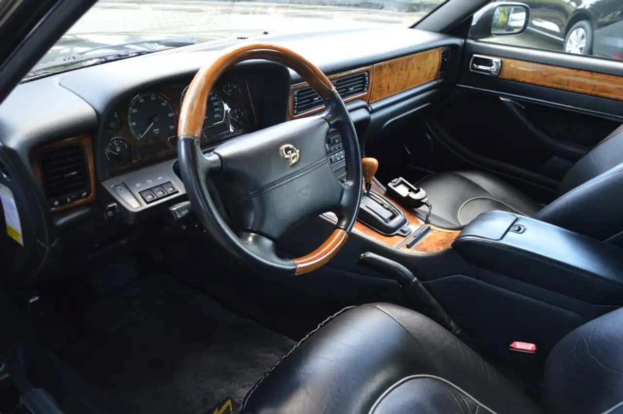 Daimler Double Six 6.0 V12 *LWB*1ST OWNER*SPRUCE GREEN*UNIEK!, foto 10