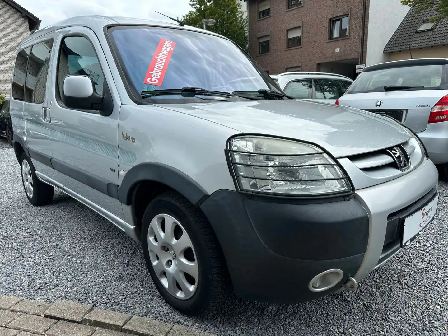 Peugeot Partner Escapade Kombi Grijs - 1