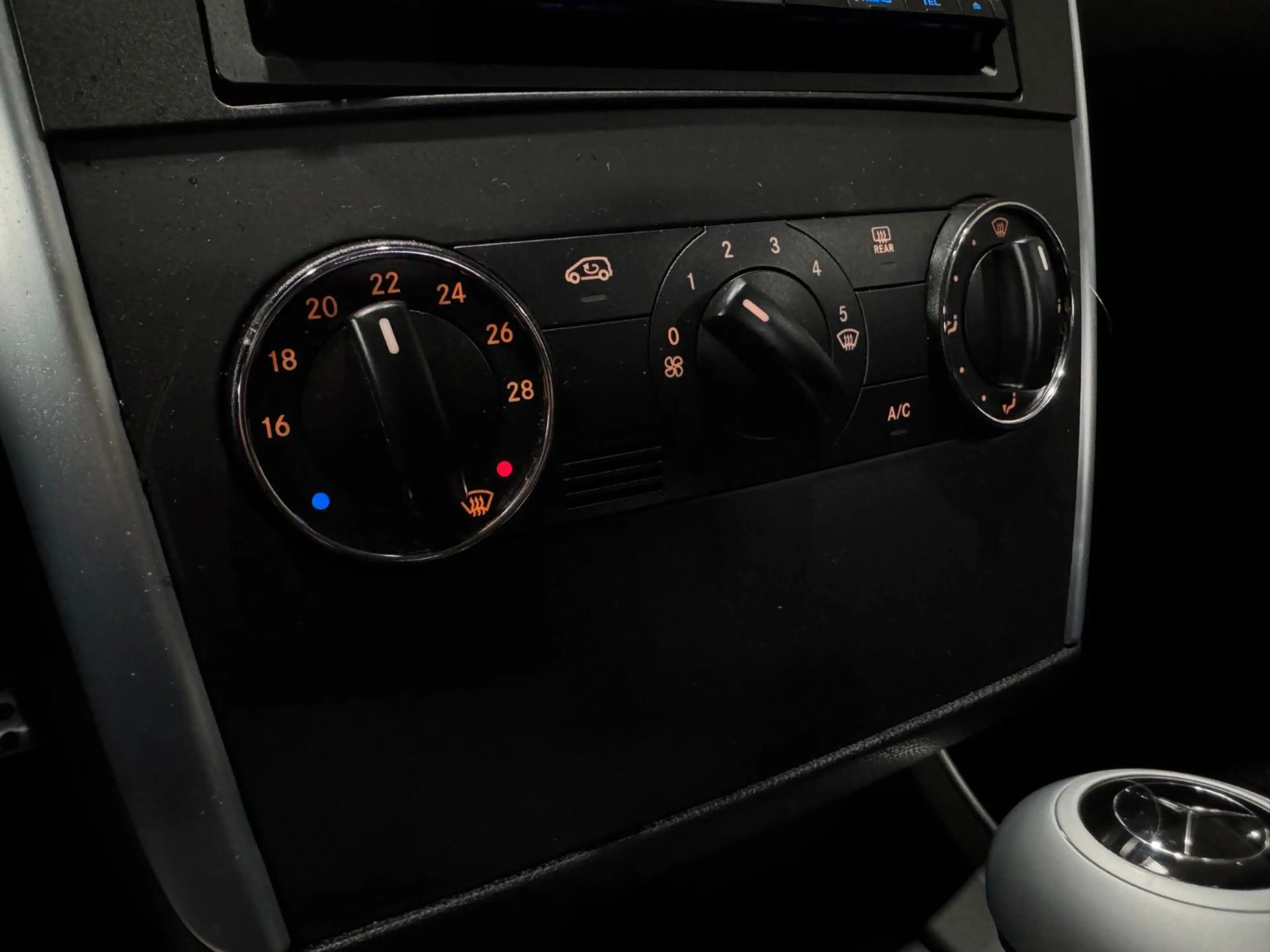 Mercedes-Benz B 200 /CDI/TOUCH/RADIO/NAVI/TEILLEDER/TEMPOMAT — photo 11