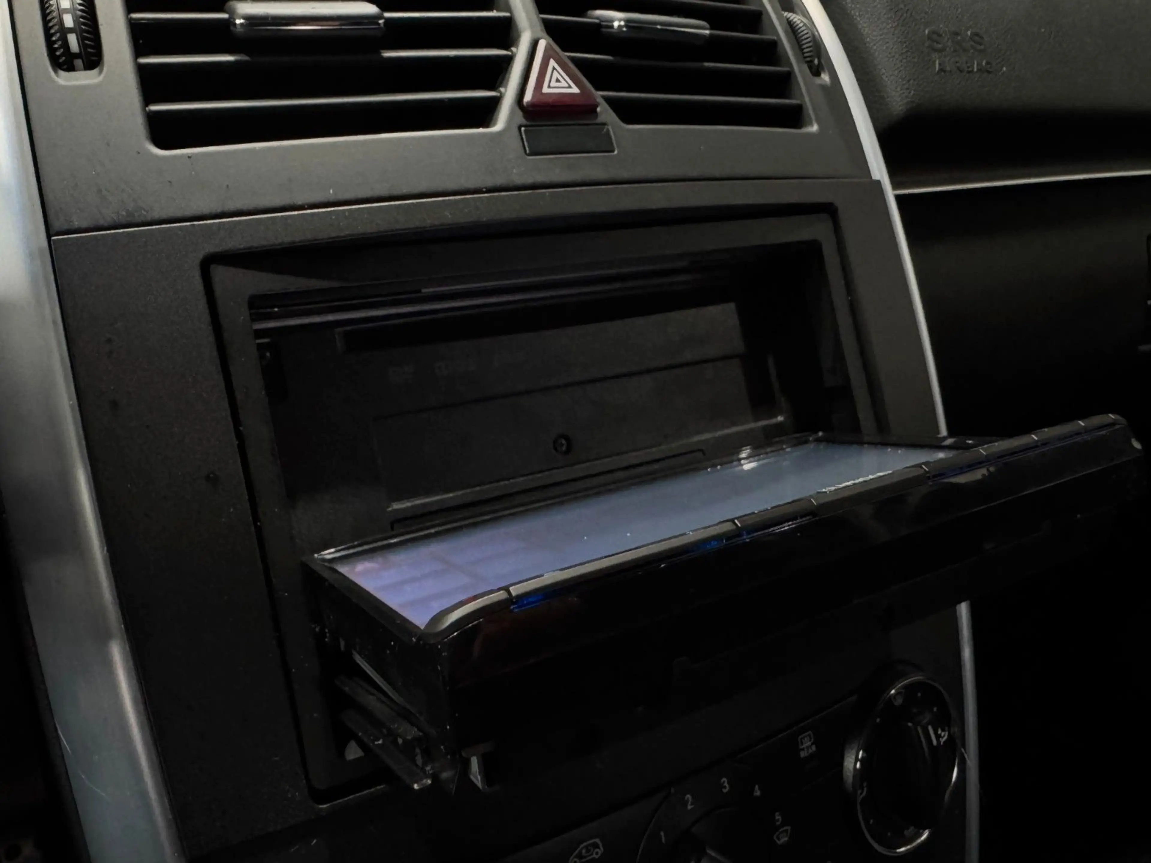 Mercedes-Benz B 200 /CDI/TOUCH/RADIO/NAVI/TEILLEDER/TEMPOMAT — photo 12