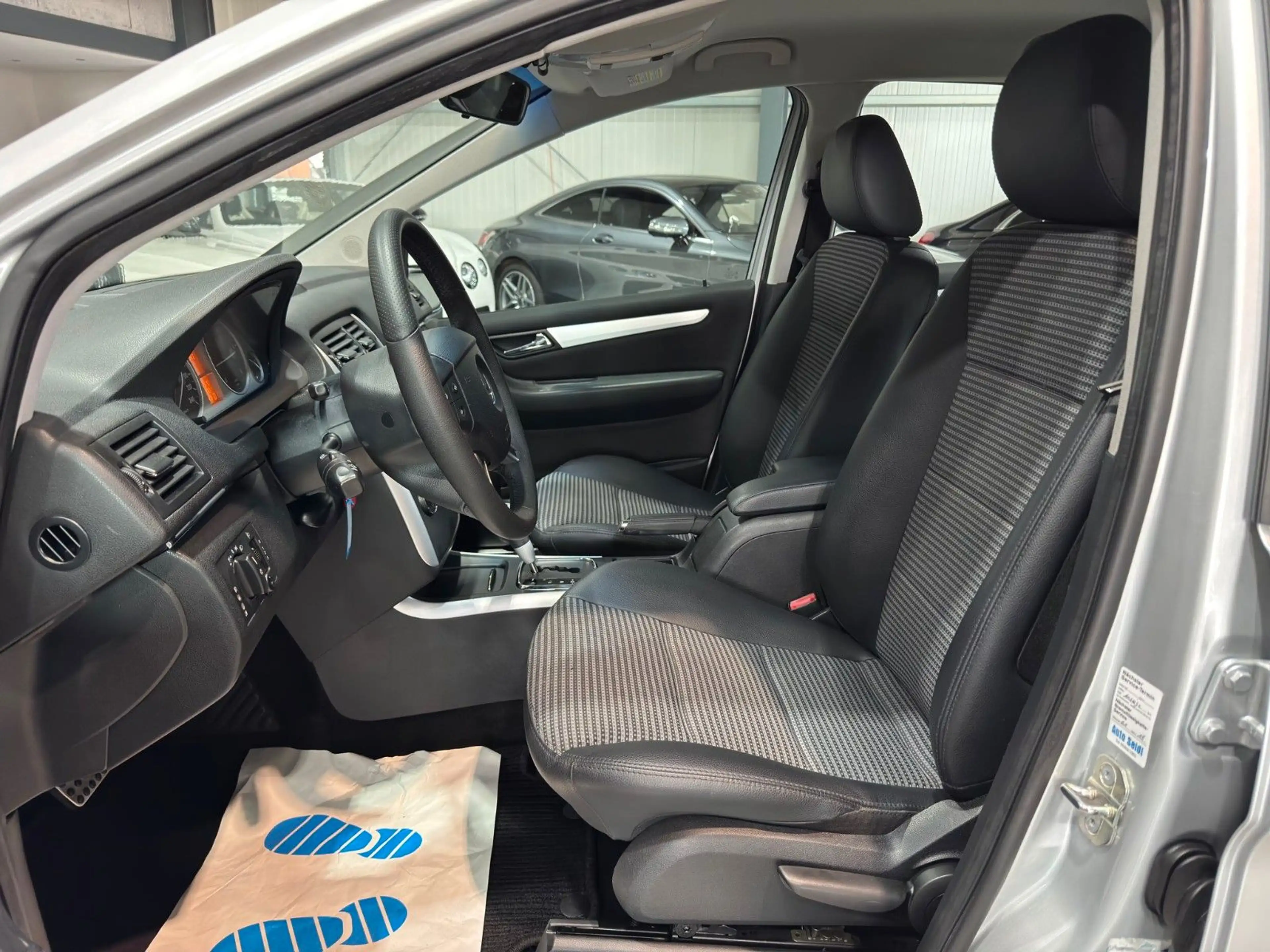 Mercedes-Benz B 200 /CDI/TOUCH/RADIO/NAVI/TEILLEDER/TEMPOMAT — photo 8
